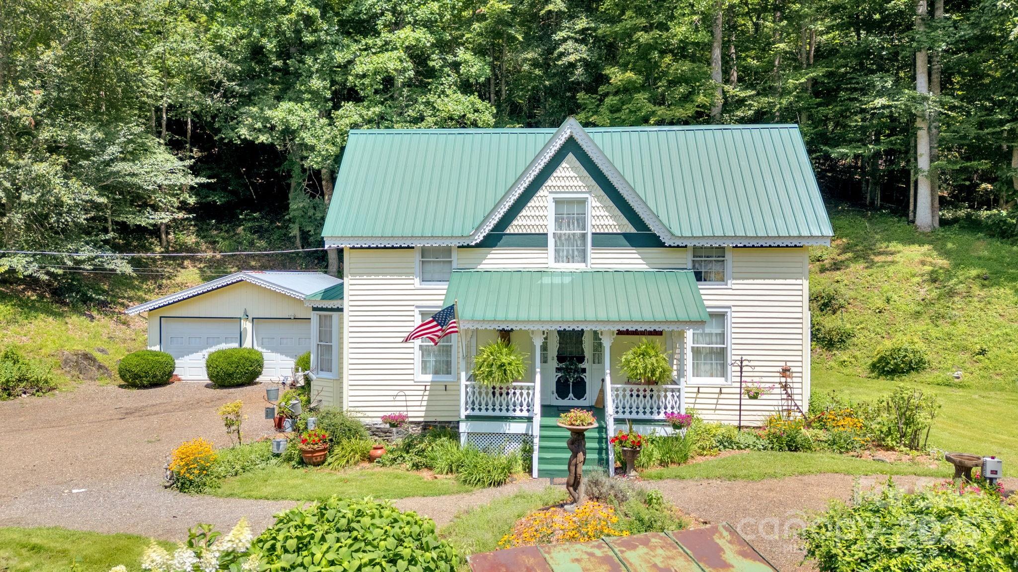 665 Upper Pig Pen Road Property Photo 1