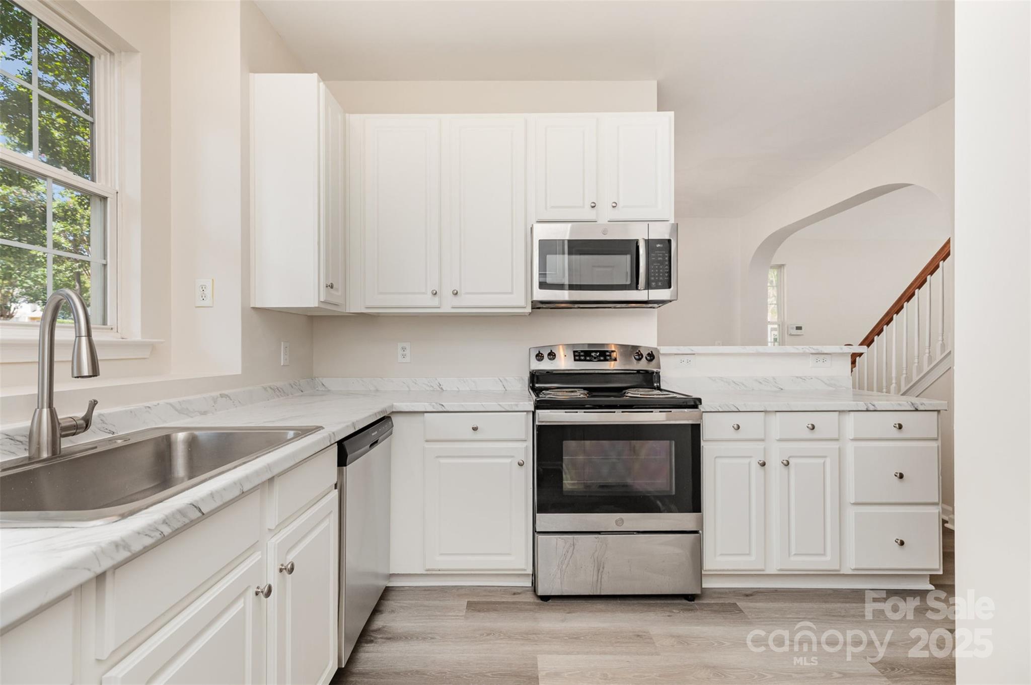 8390 Chaceview Court Property Photo 4