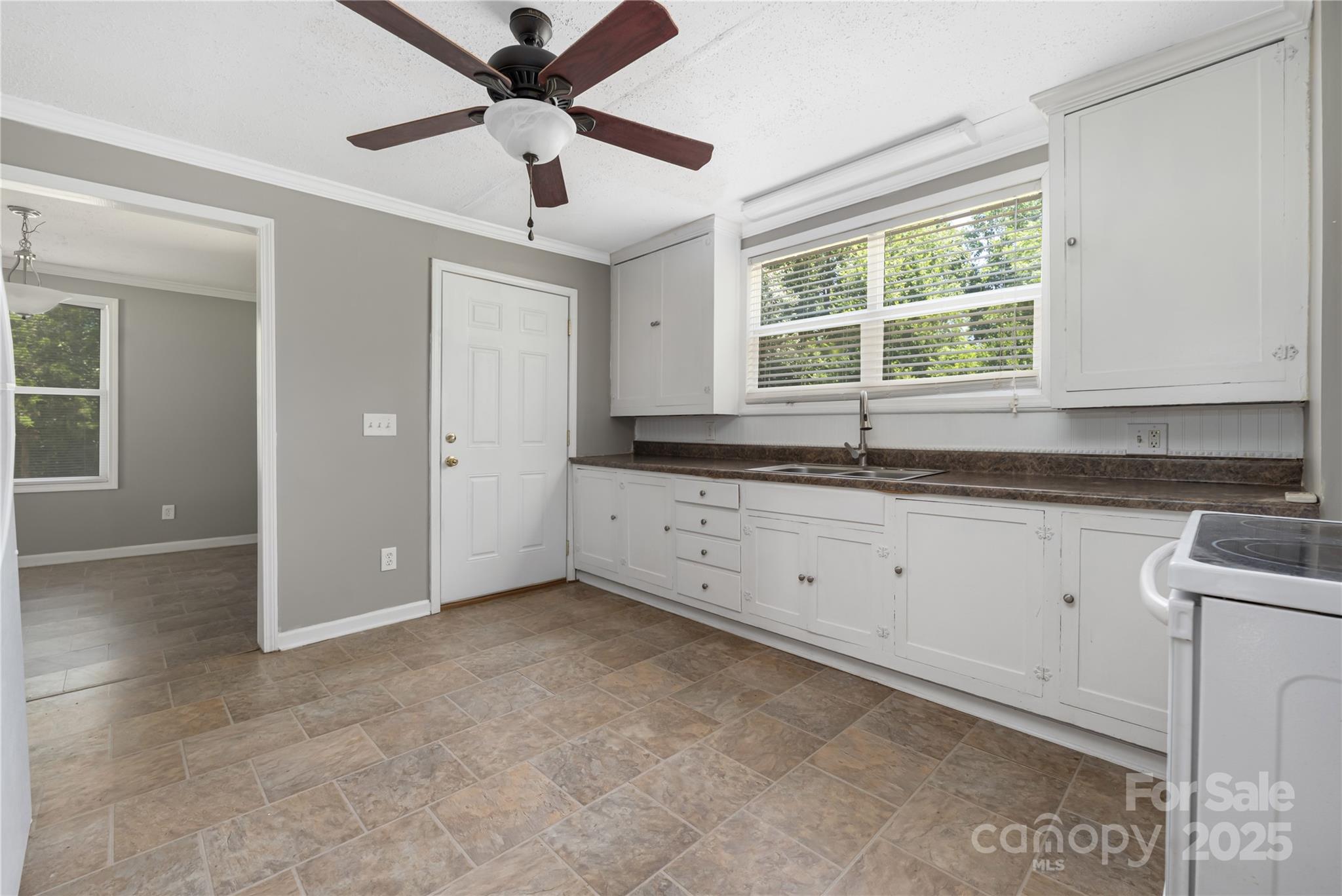 2770 St James Church Road Property Photo 8