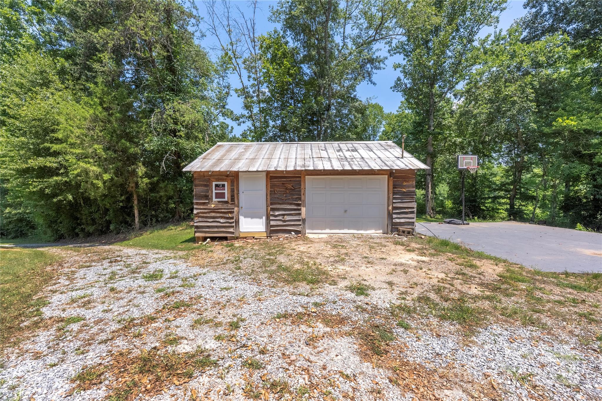 2770 St James Church Road Property Photo 28