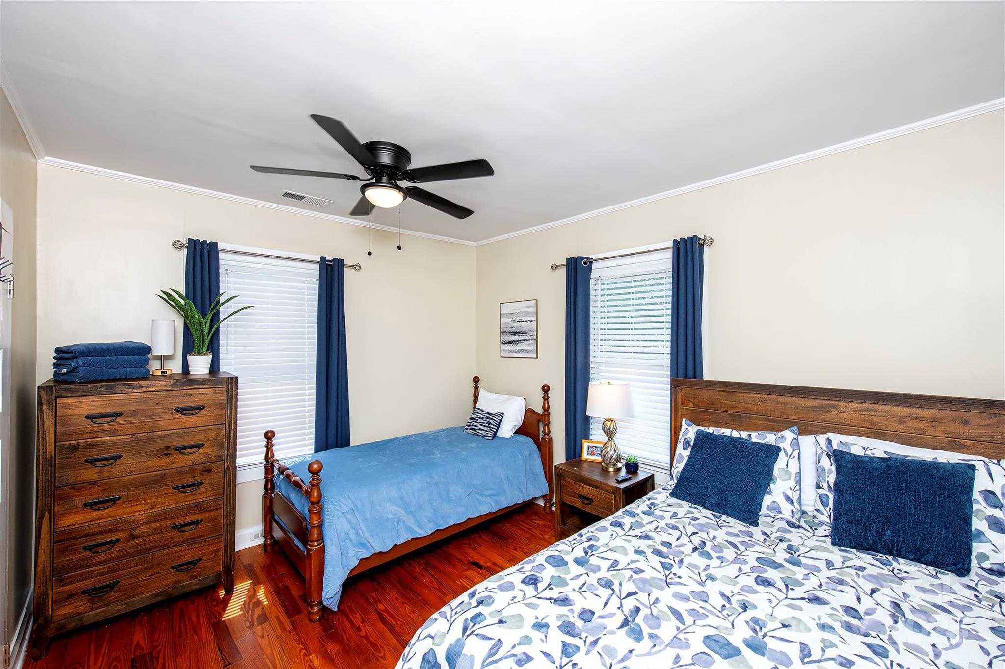 1525 Perfection Avenue Property Photo 12