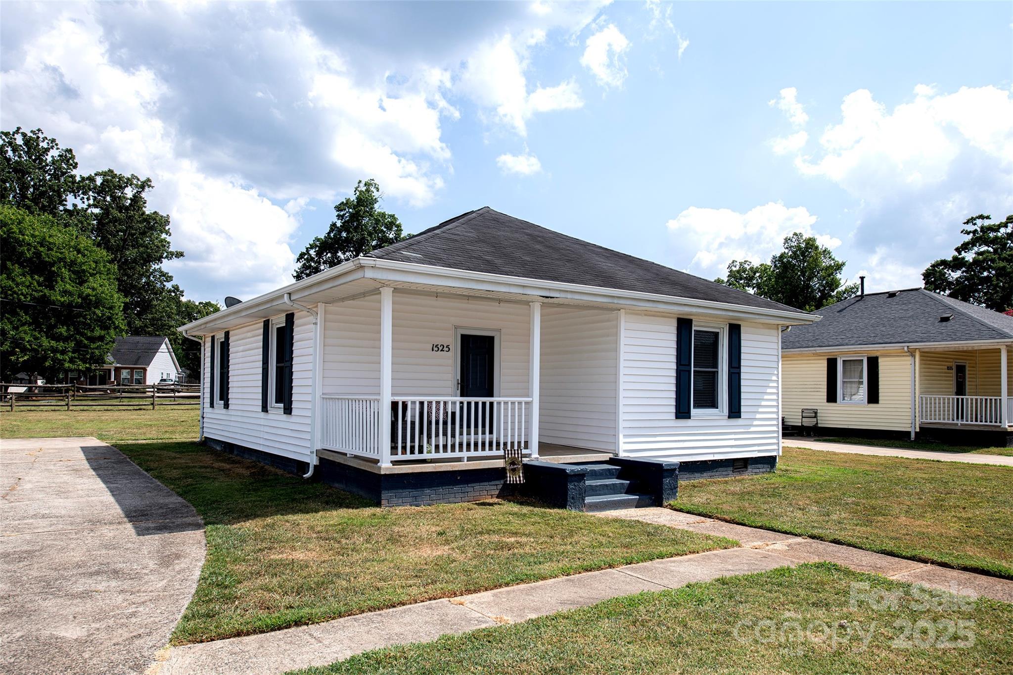 1525 Perfection Avenue Property Photo 21