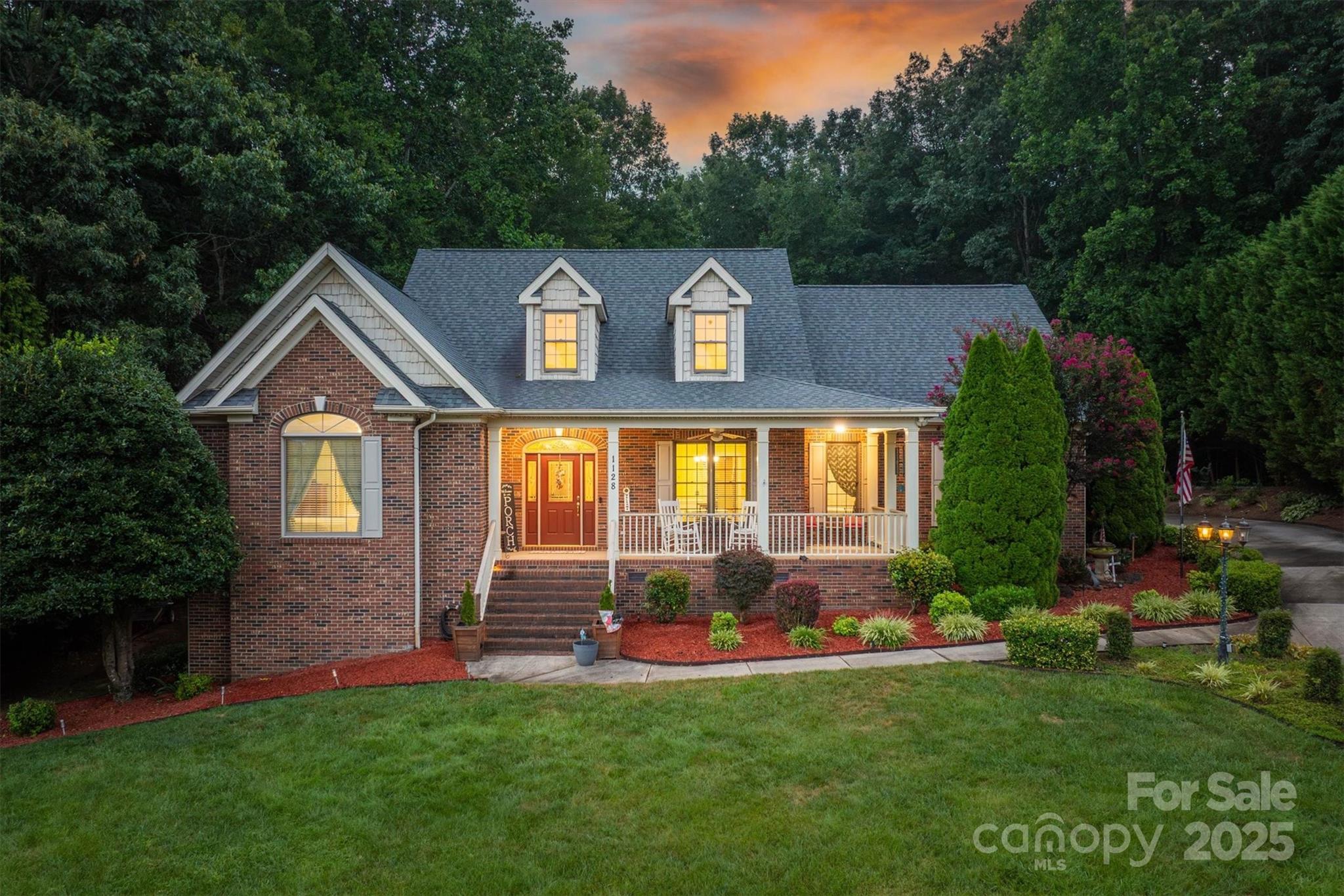1128 Bugle Lane Property Photo 1