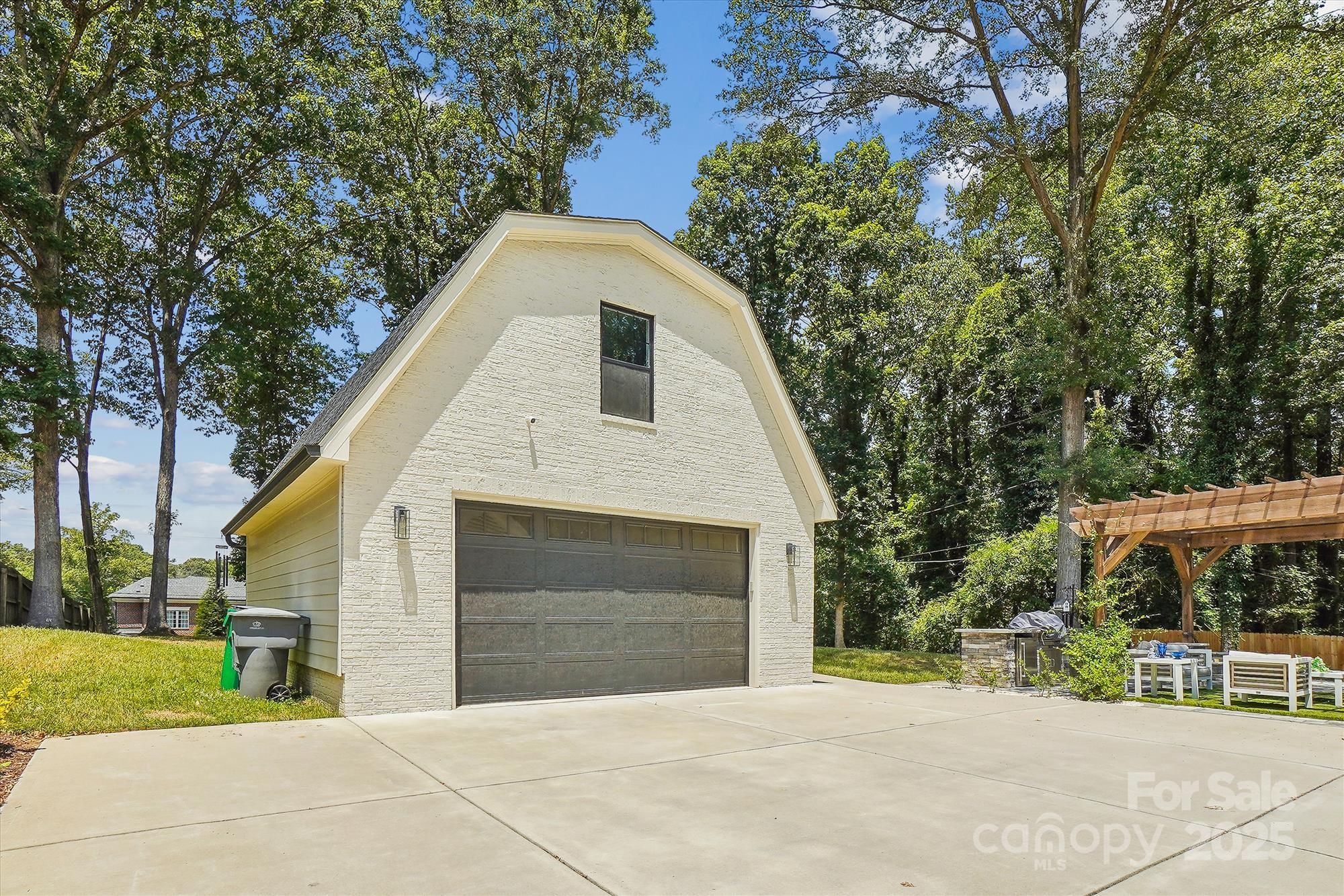 1118 Crestbrook Drive Property Photo 36