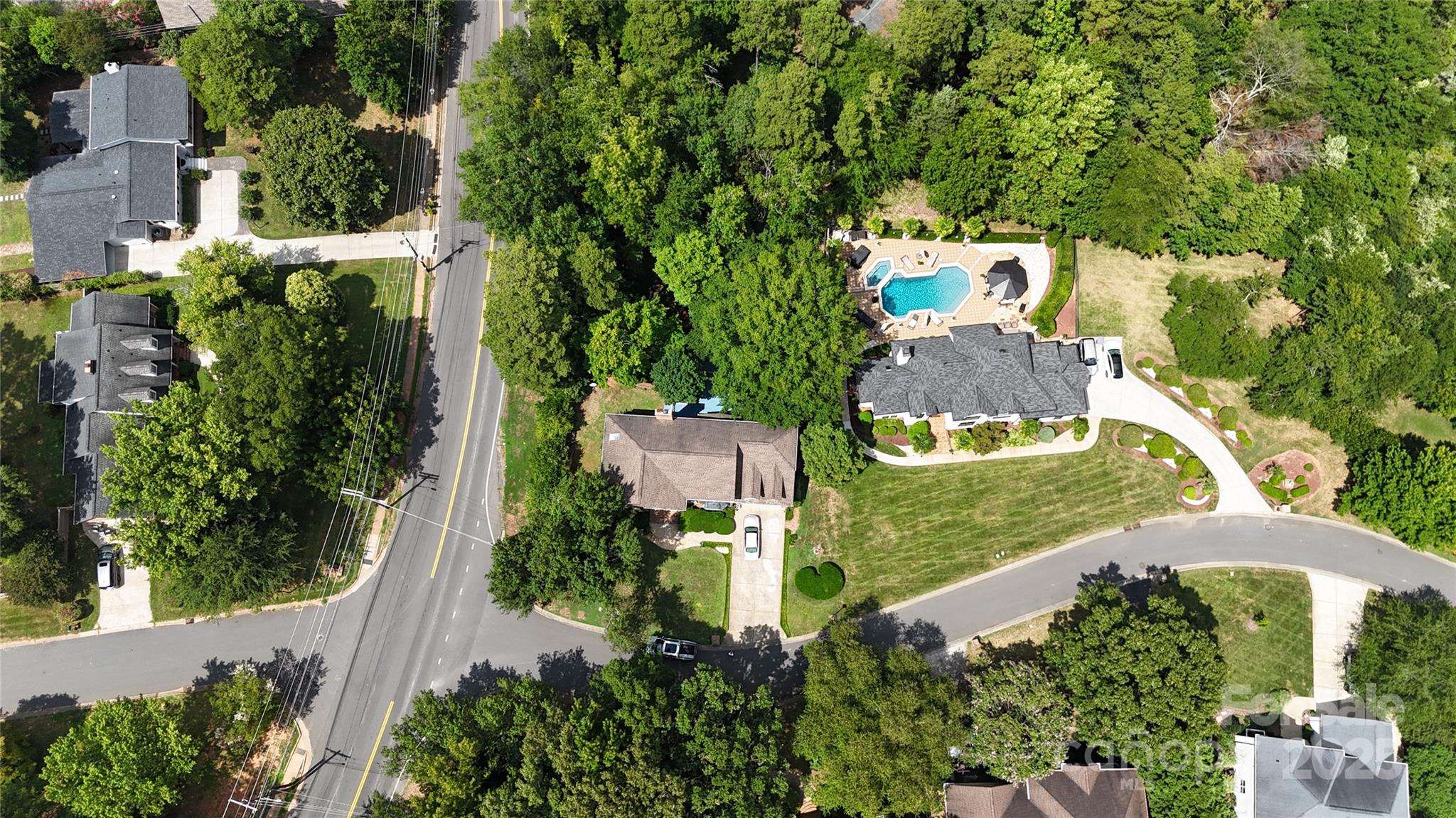 620 River Oaks Lane Property Photo 4