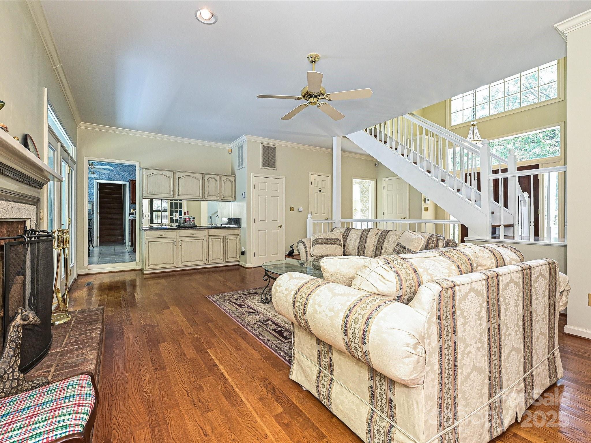 620 River Oaks Lane Property Photo 9