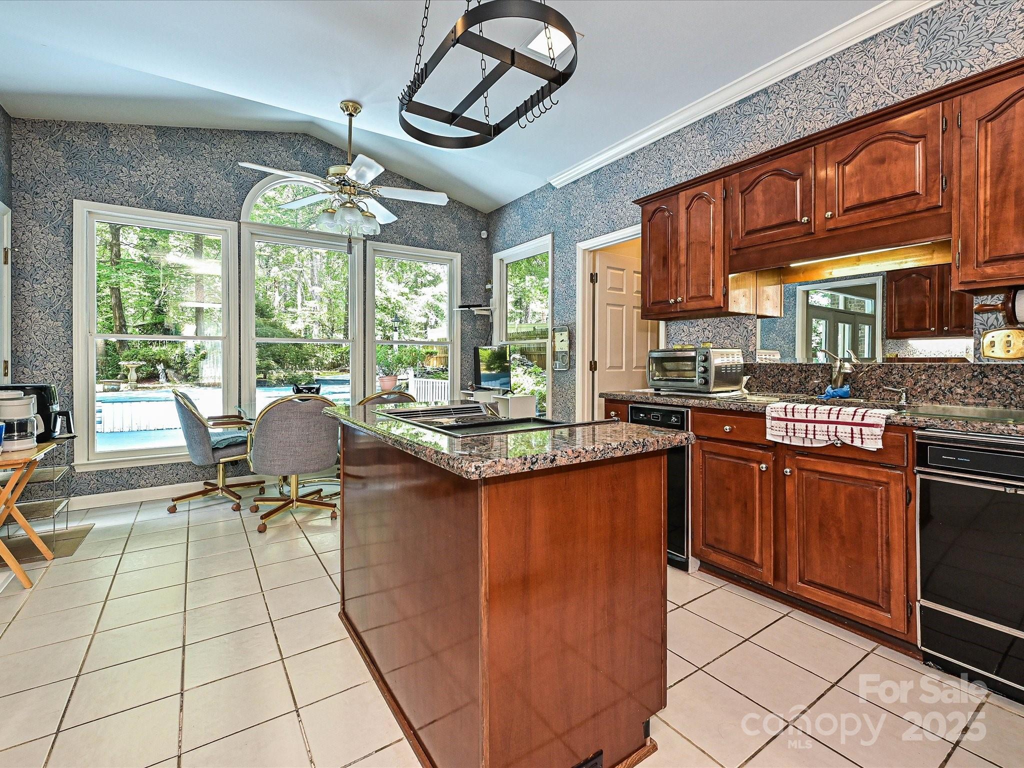 620 River Oaks Lane Property Photo 13