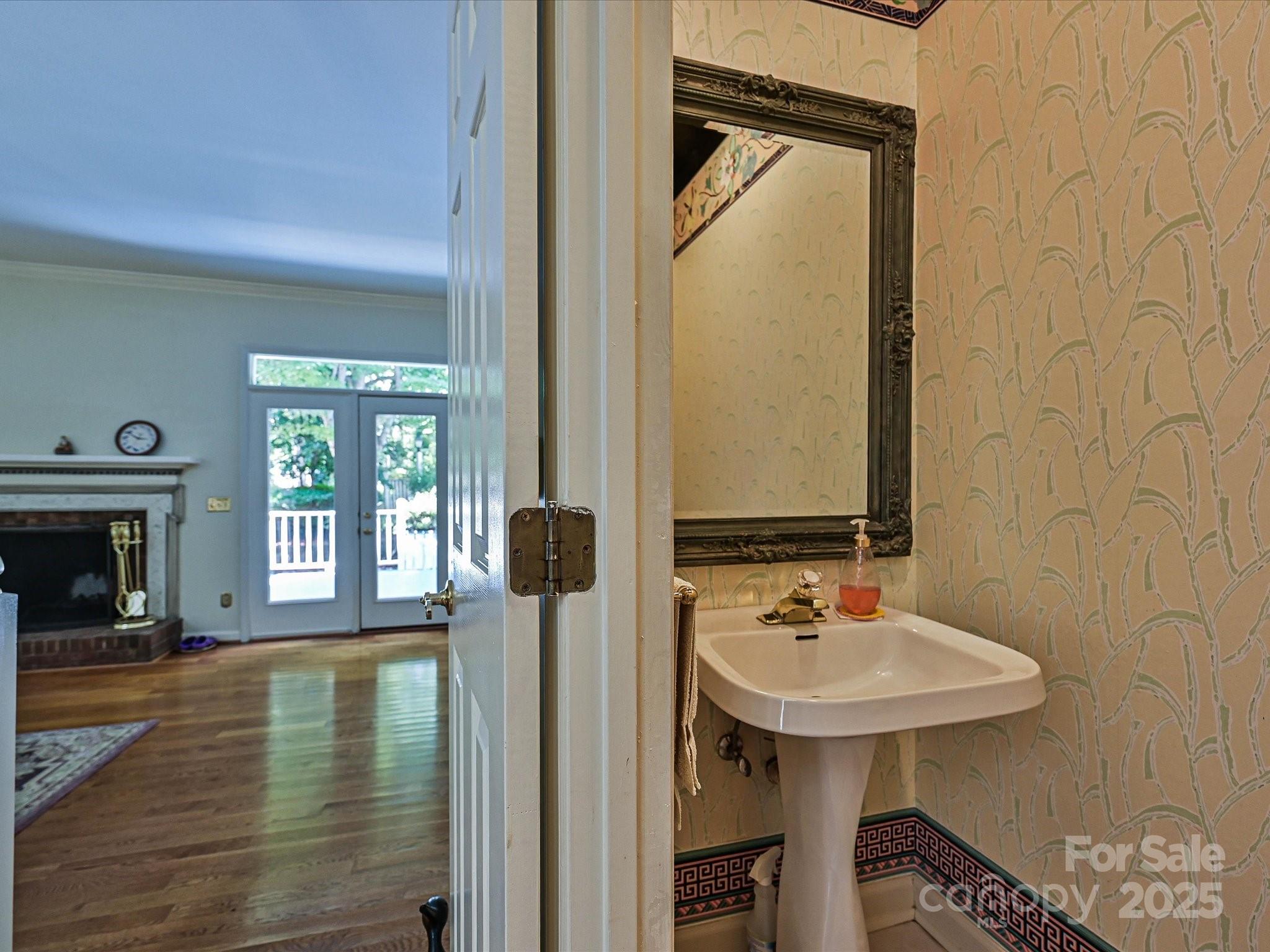 620 River Oaks Lane Property Photo 16