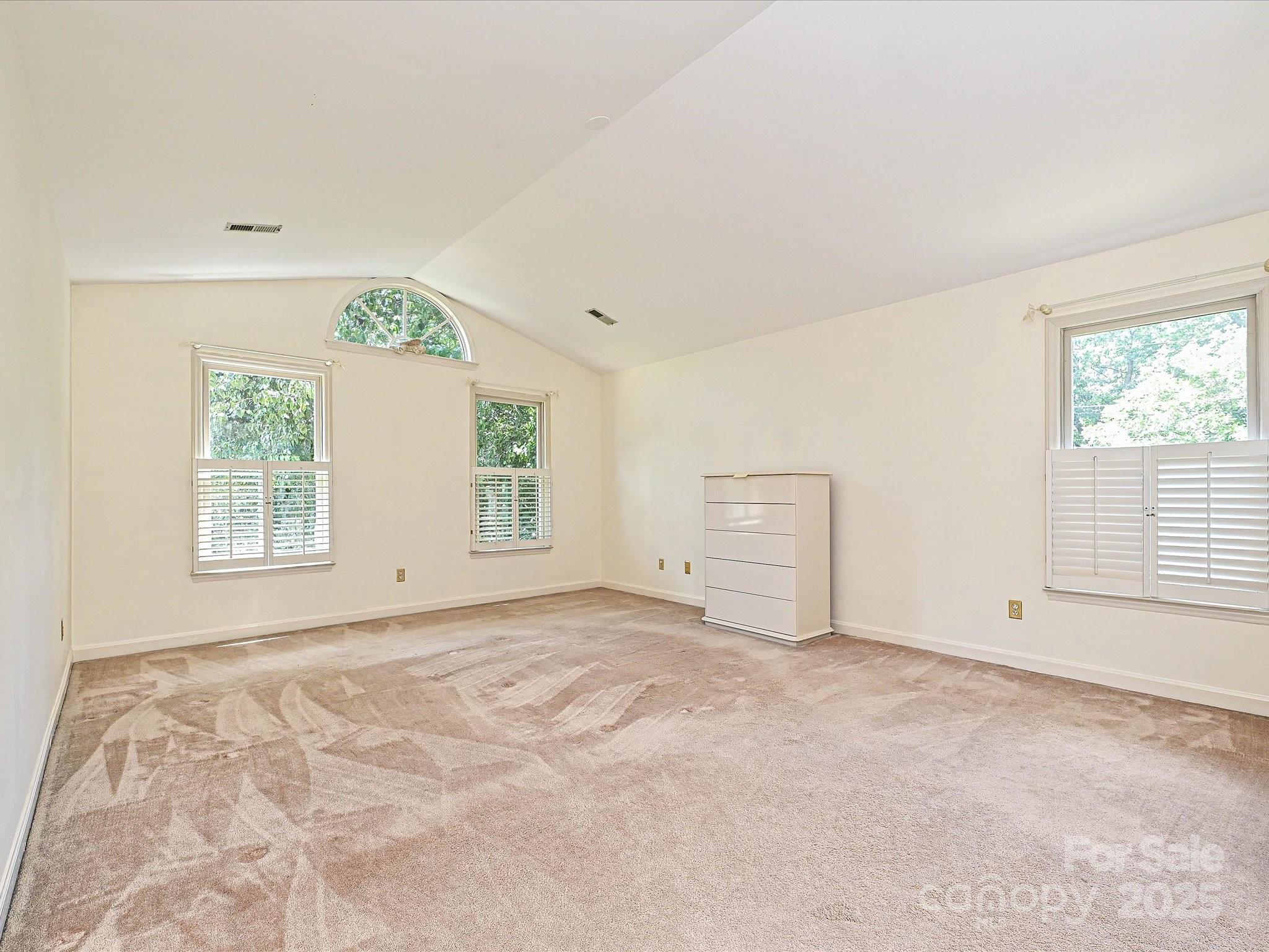 620 River Oaks Lane Property Photo 18