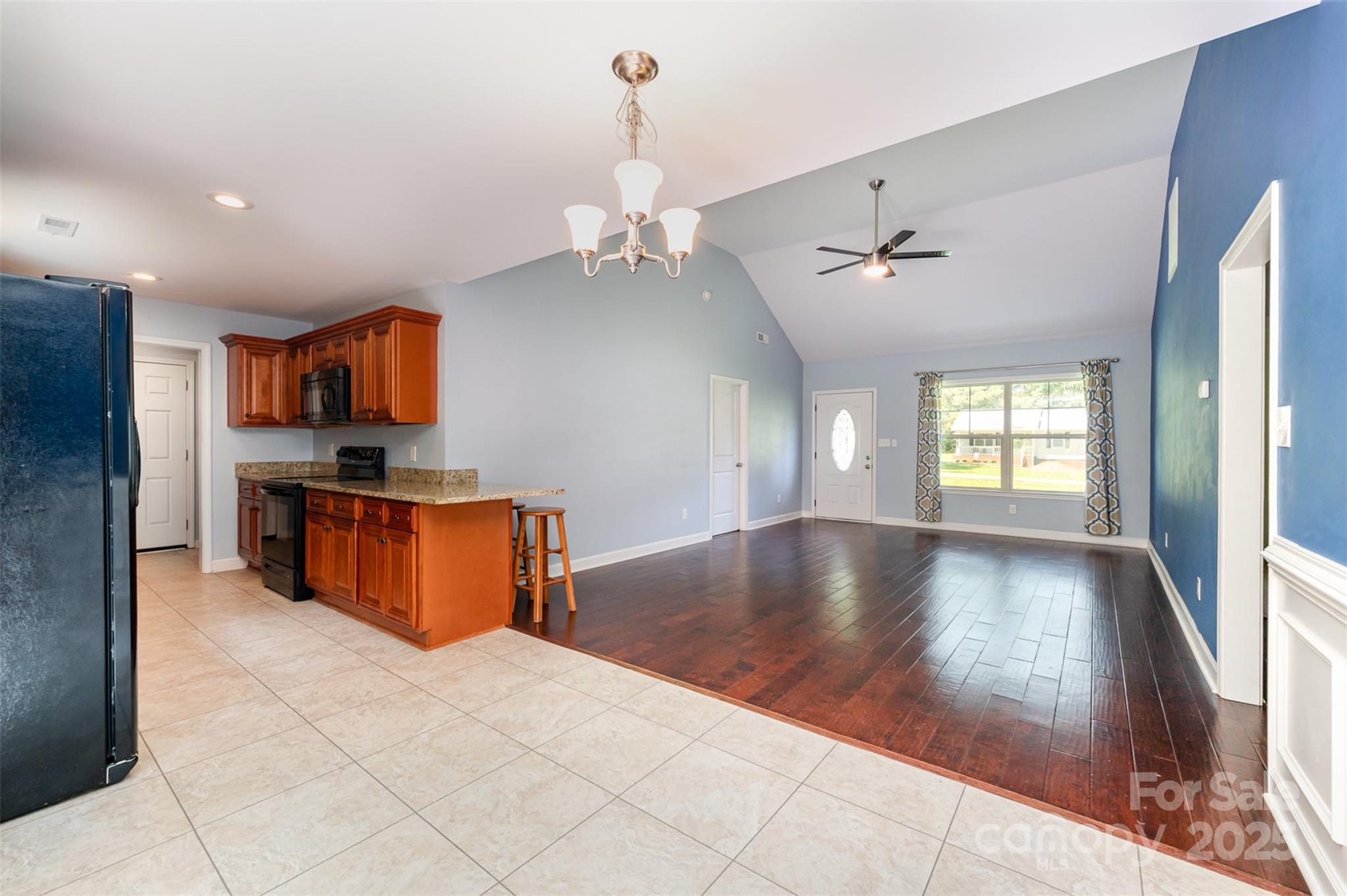 2142 Pacer Road Property Photo 3