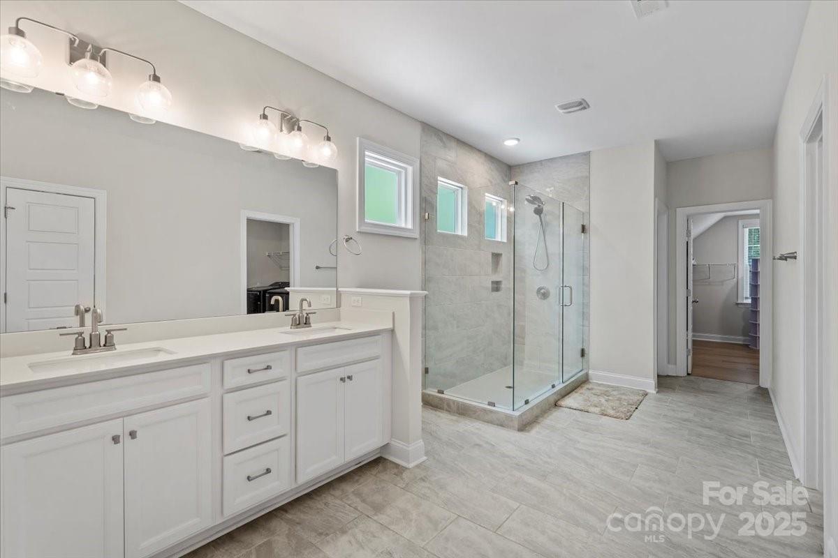221 Burree Road Property Photo 12