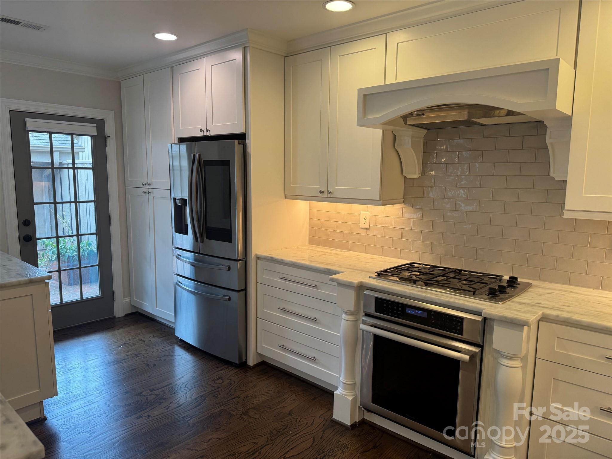 4909 Torrey Pines Court Property Photo 7