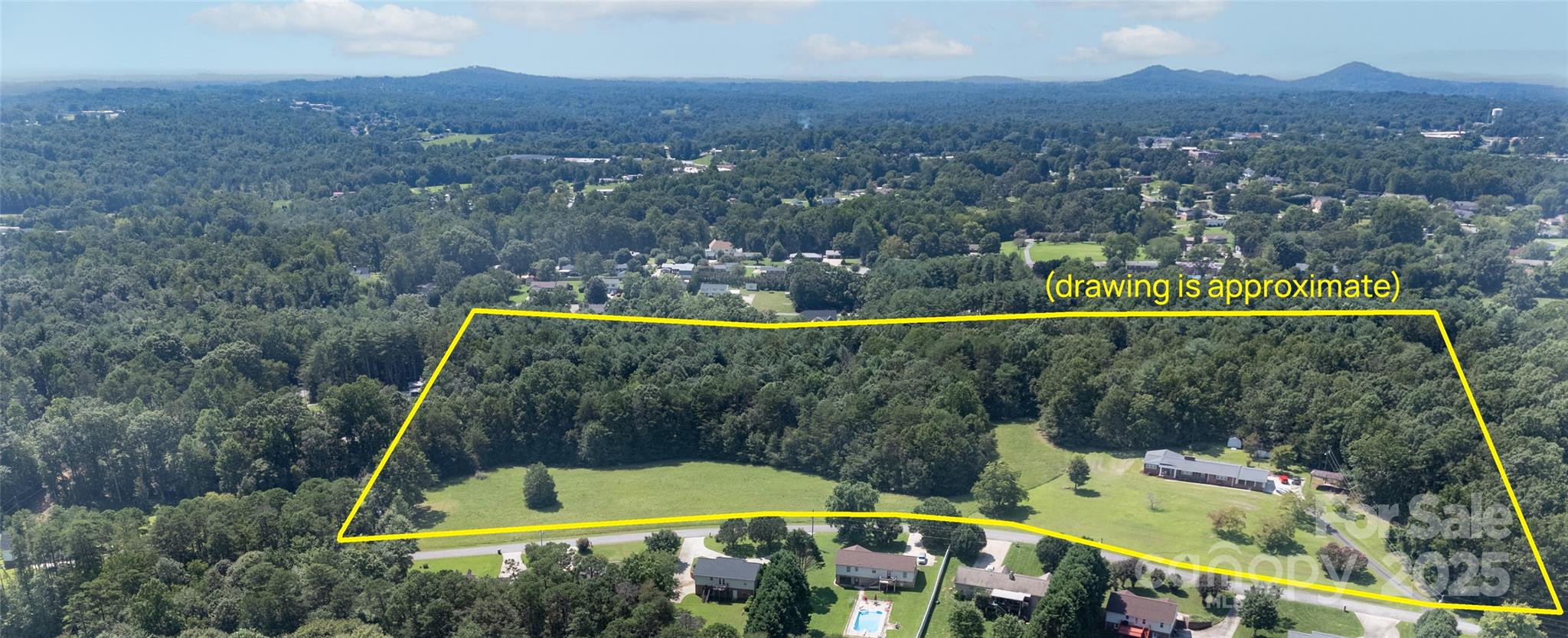 668 Meadowood Street Property Photo 4