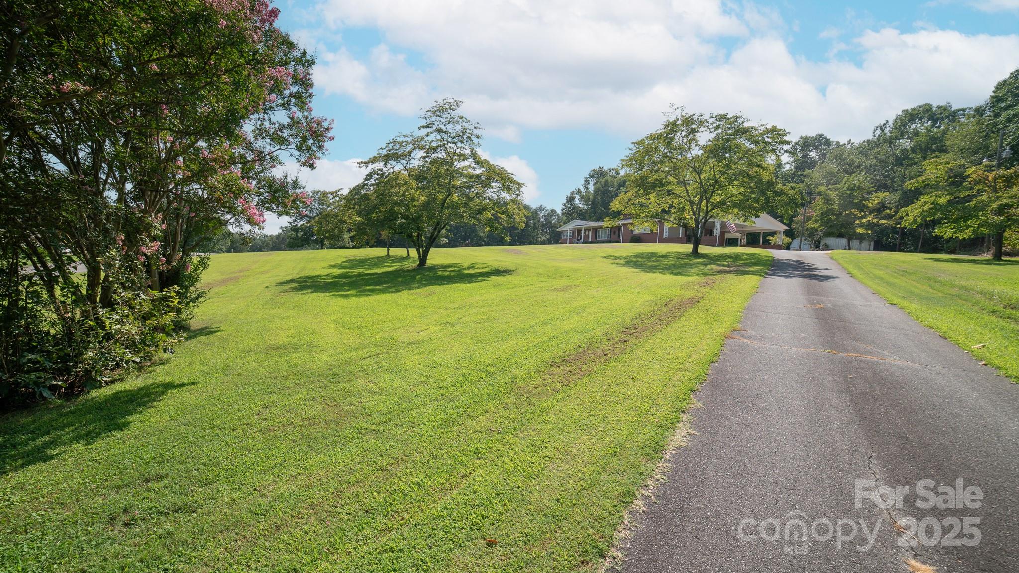 668 Meadowood Street Property Photo 10