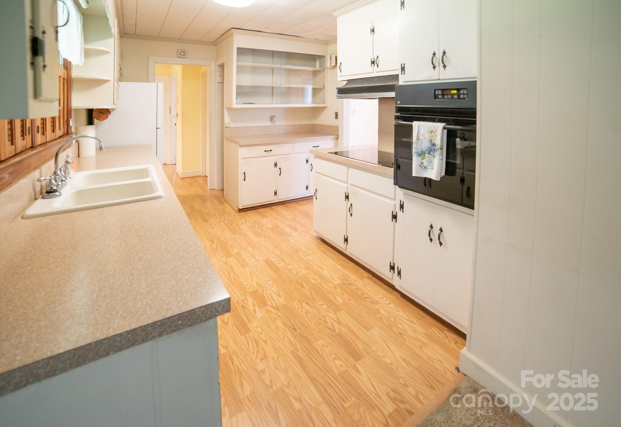 668 Meadowood Street Property Photo 13