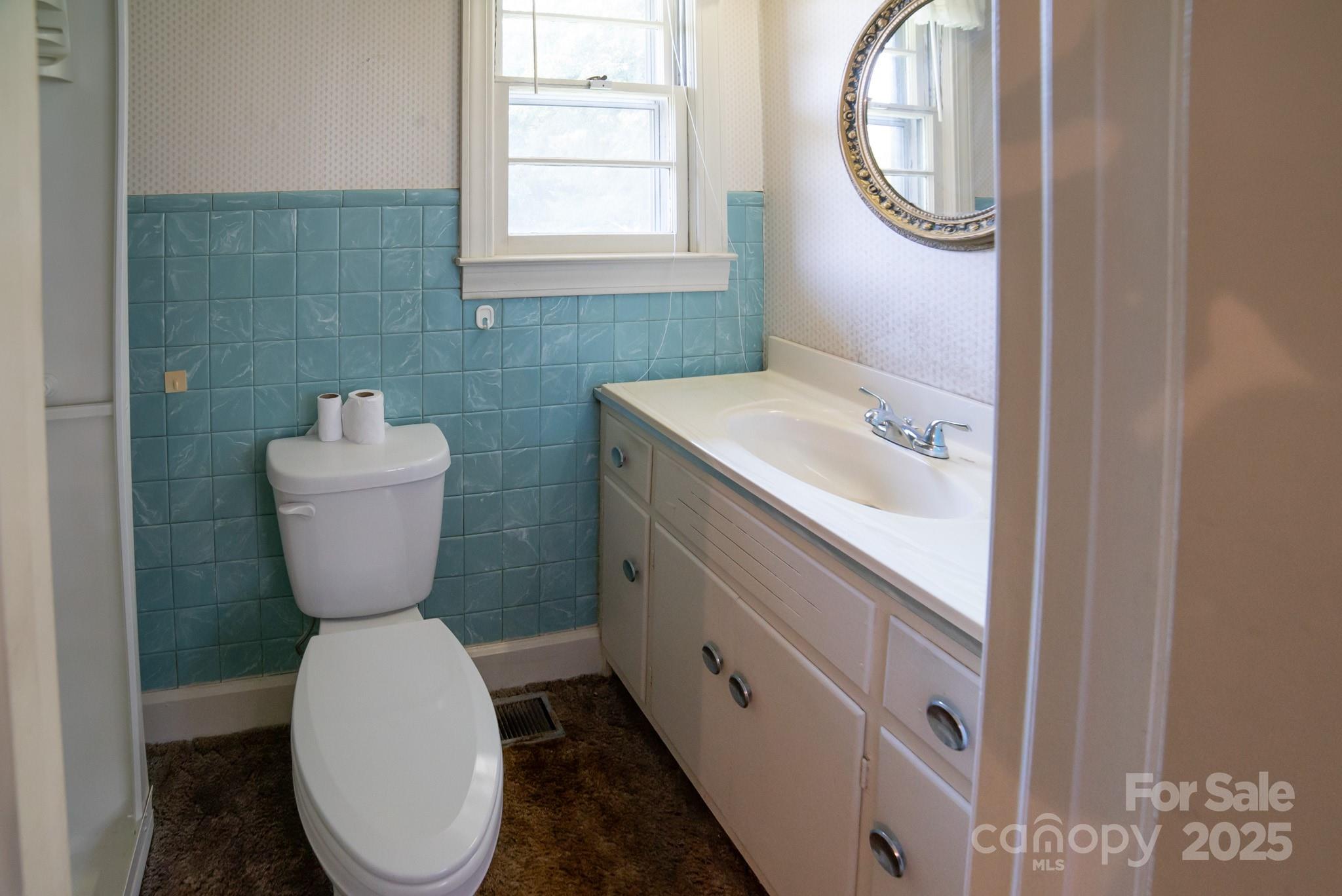 668 Meadowood Street Property Photo 22