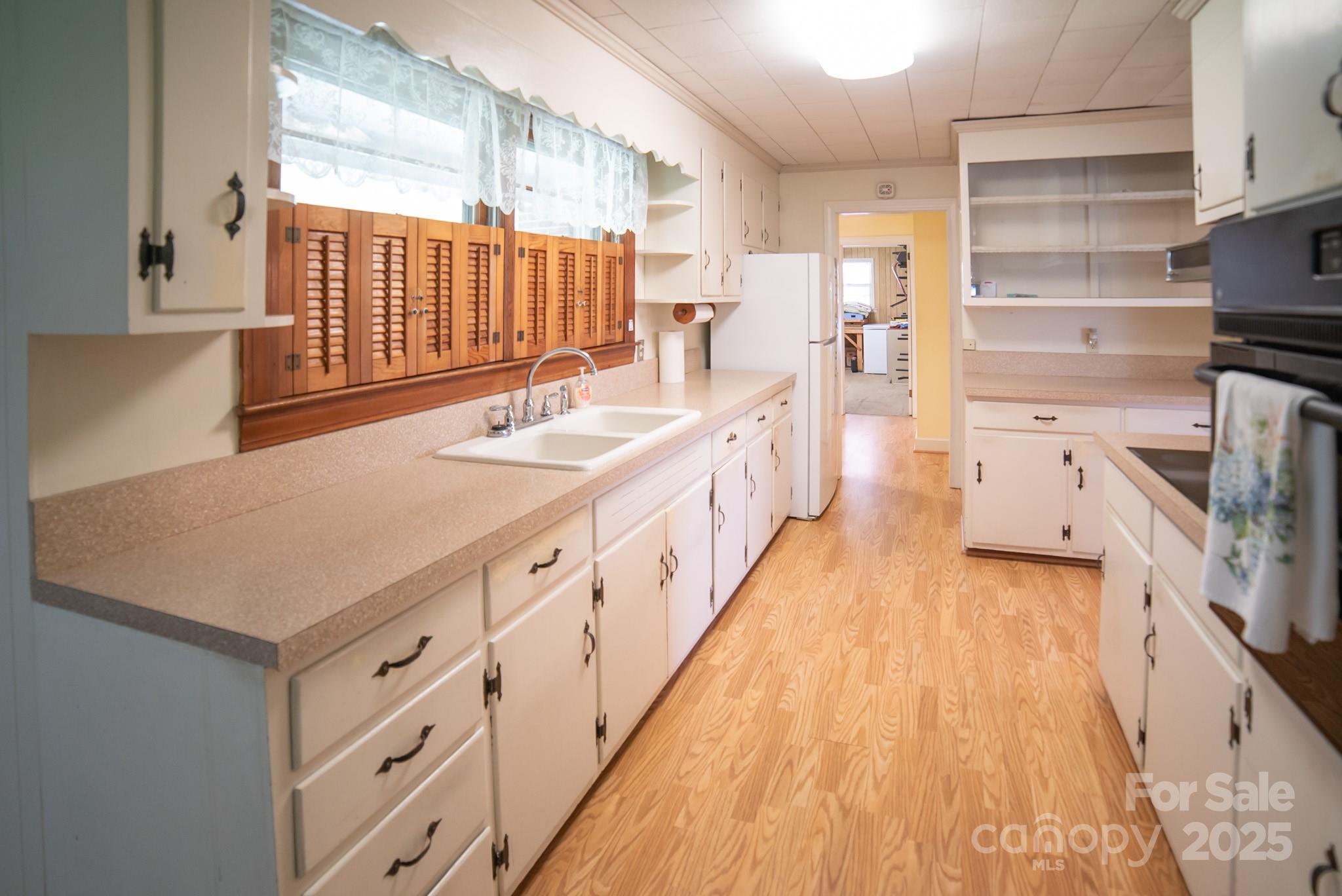 668 Meadowood Street Property Photo 28