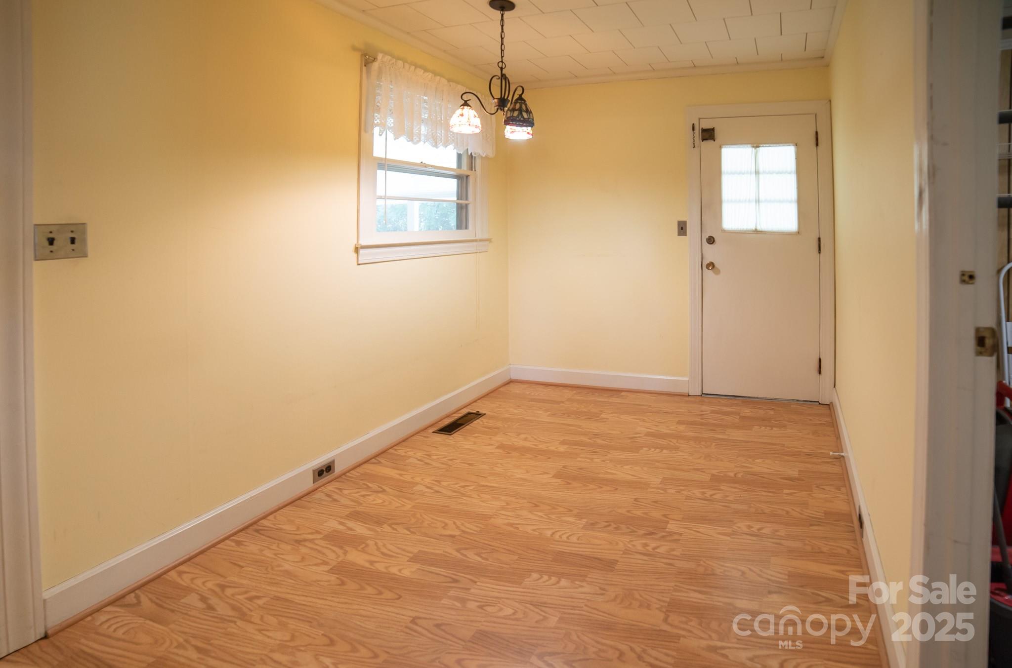 668 Meadowood Street Property Photo 30