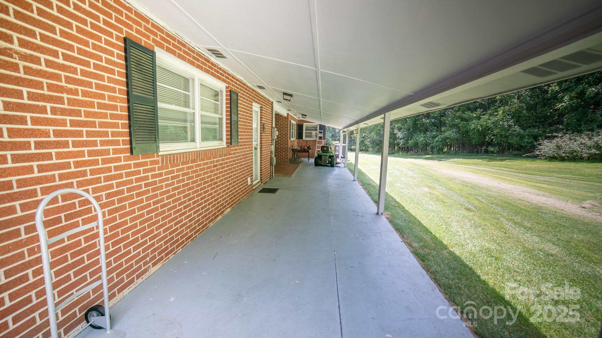 668 Meadowood Street Property Photo 32