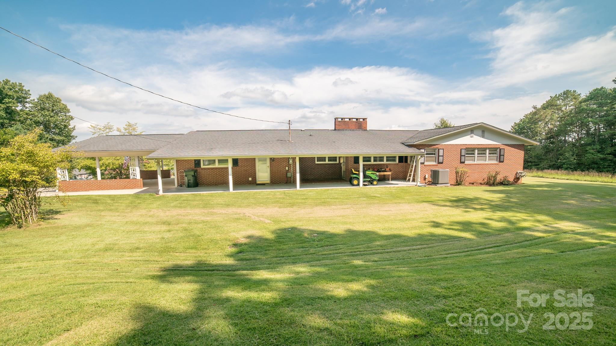 668 Meadowood Street Property Photo 33