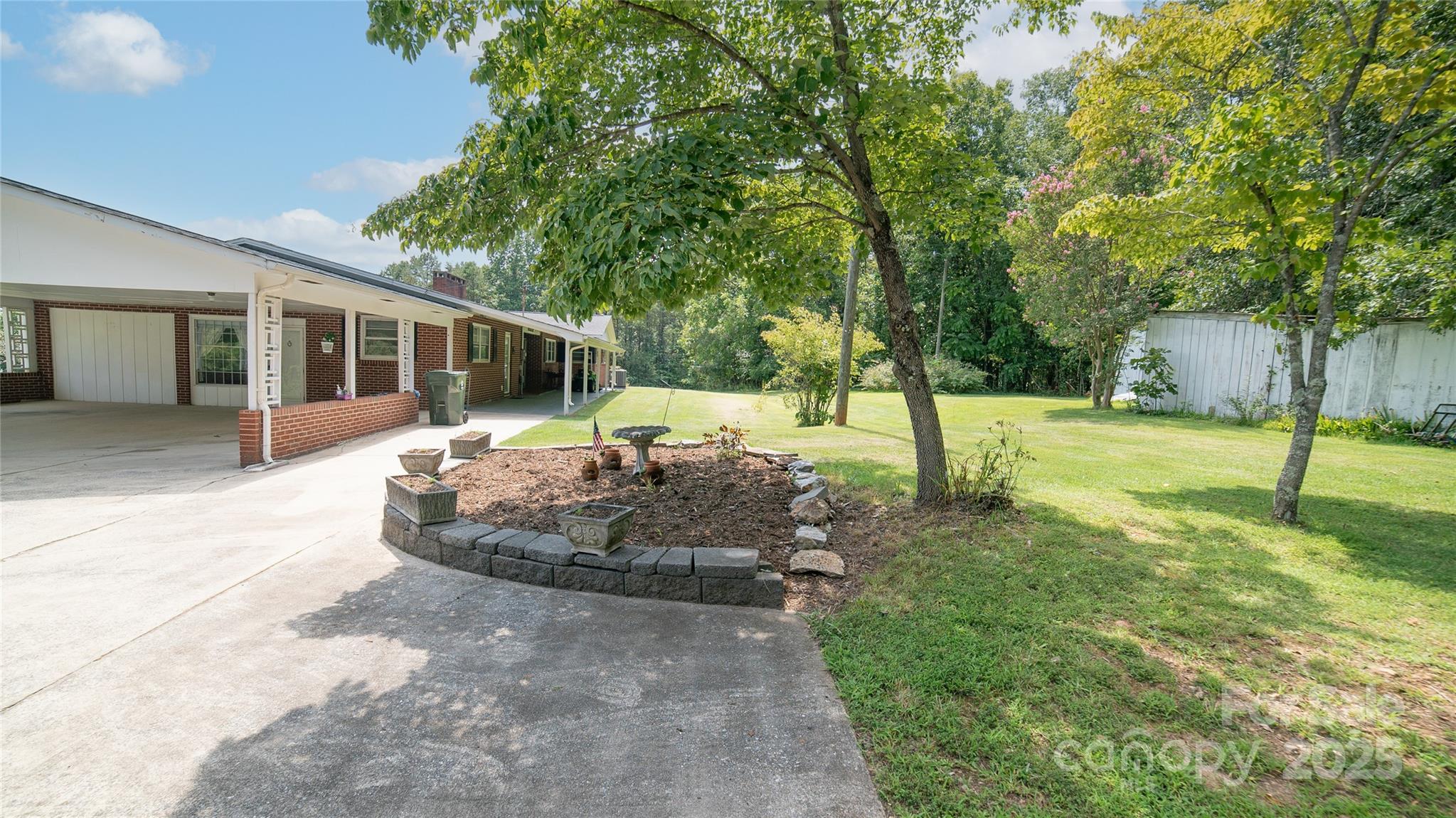 668 Meadowood Street Property Photo 34