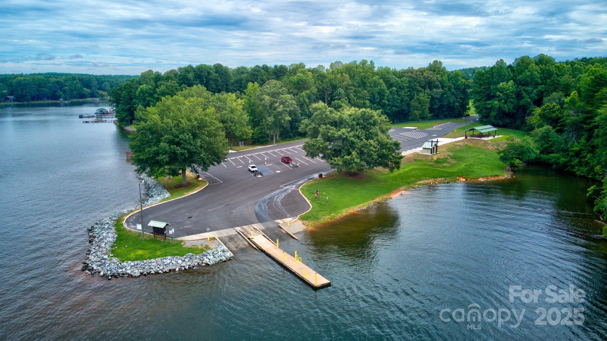 512 Kenway Loop Property Photo 32