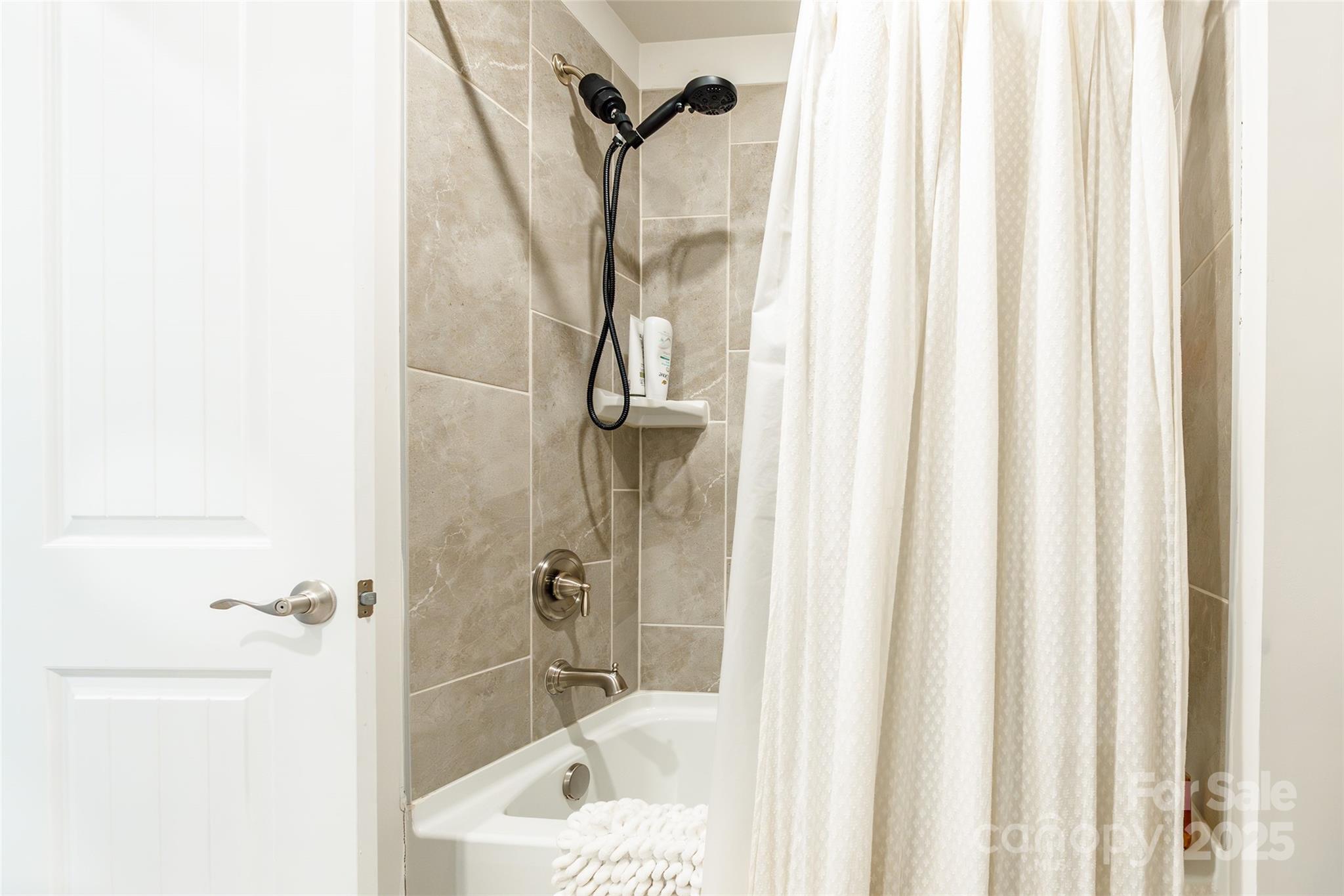 141 Colonial Reserve Avenue Property Photo 33