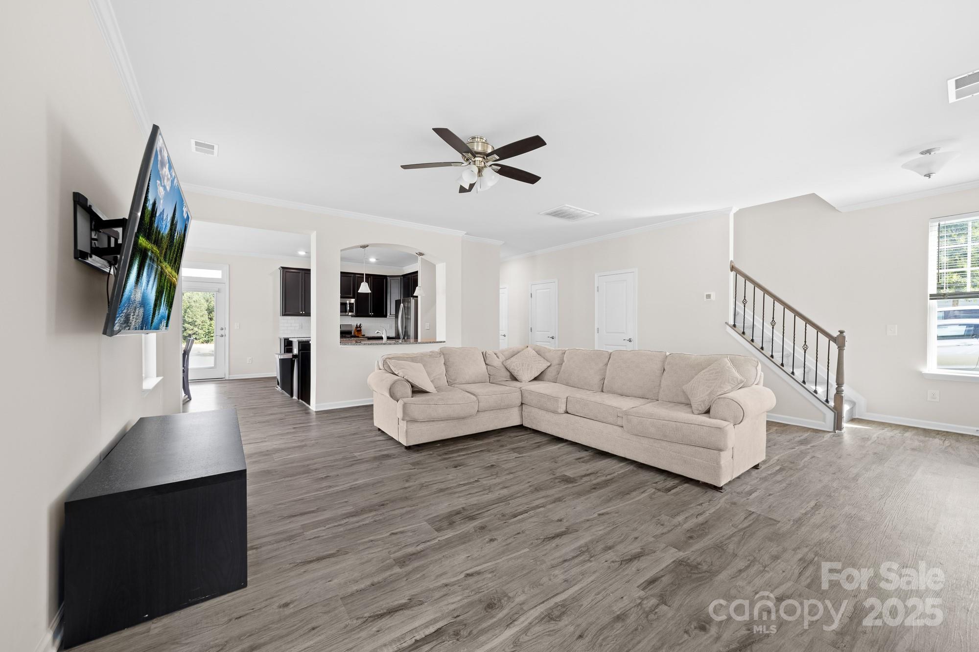 201 Mac Aly None Property Photo 8