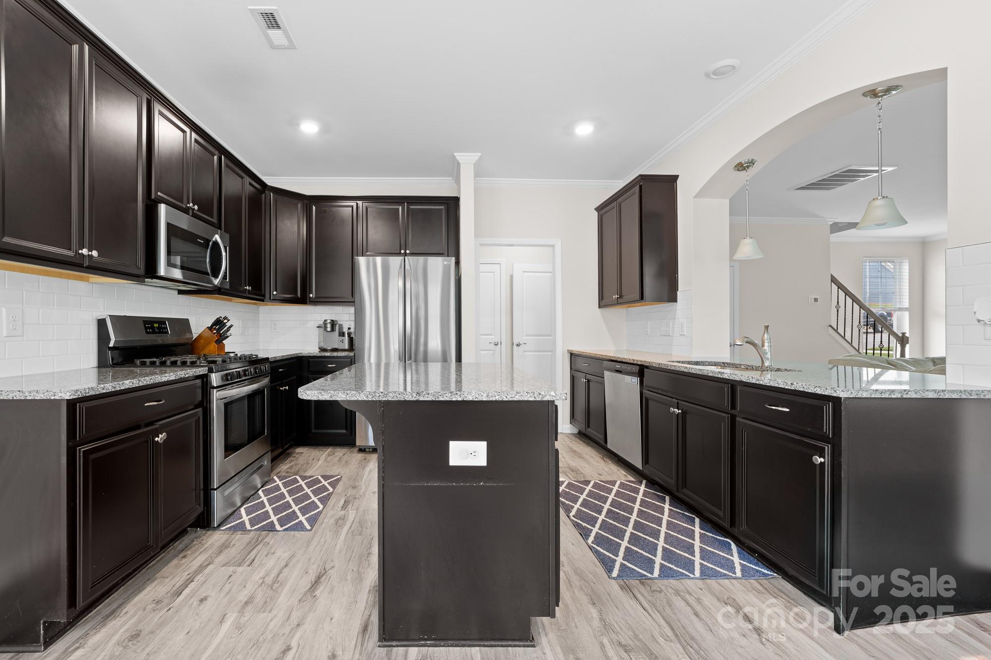 201 Mac Aly None Property Photo 14