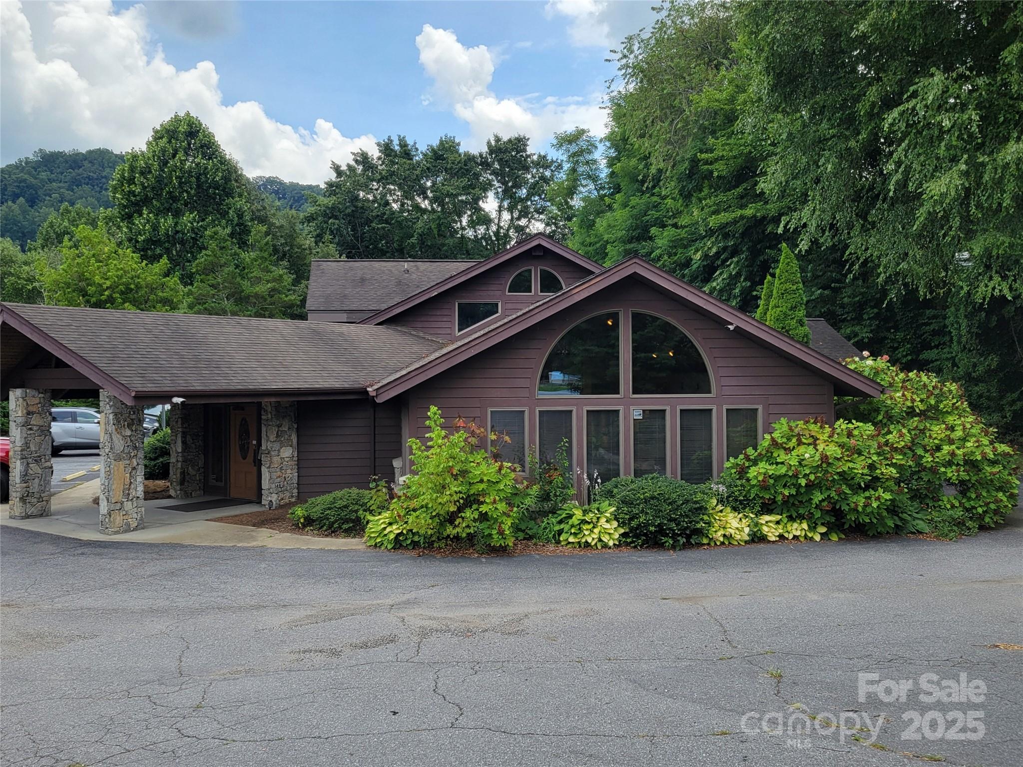 540 Hospital Drive Property Photo