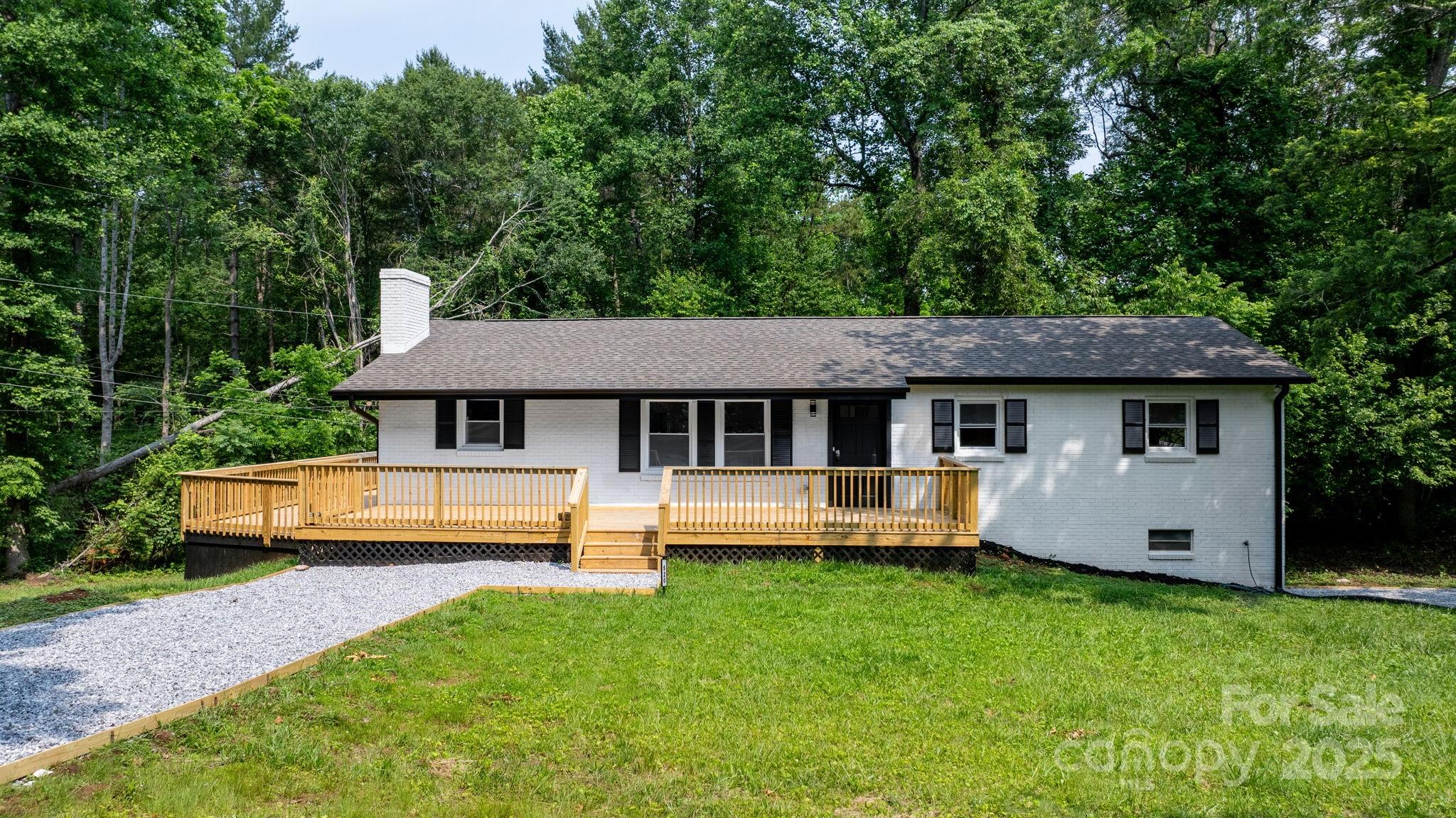 520 Hickory Avenue Property Photo 1