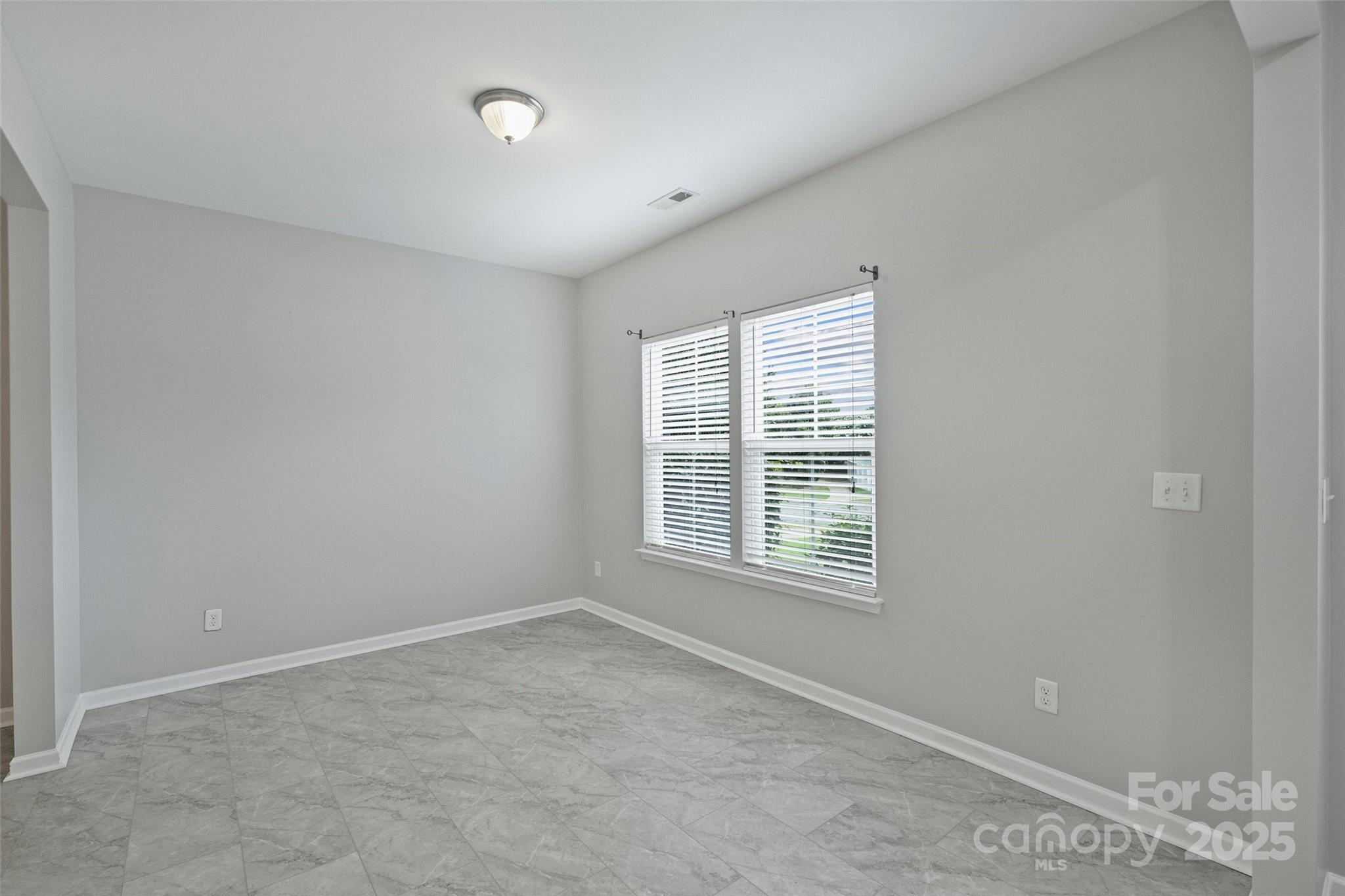 2514 Mountain Laurel Avenue Property Photo 5