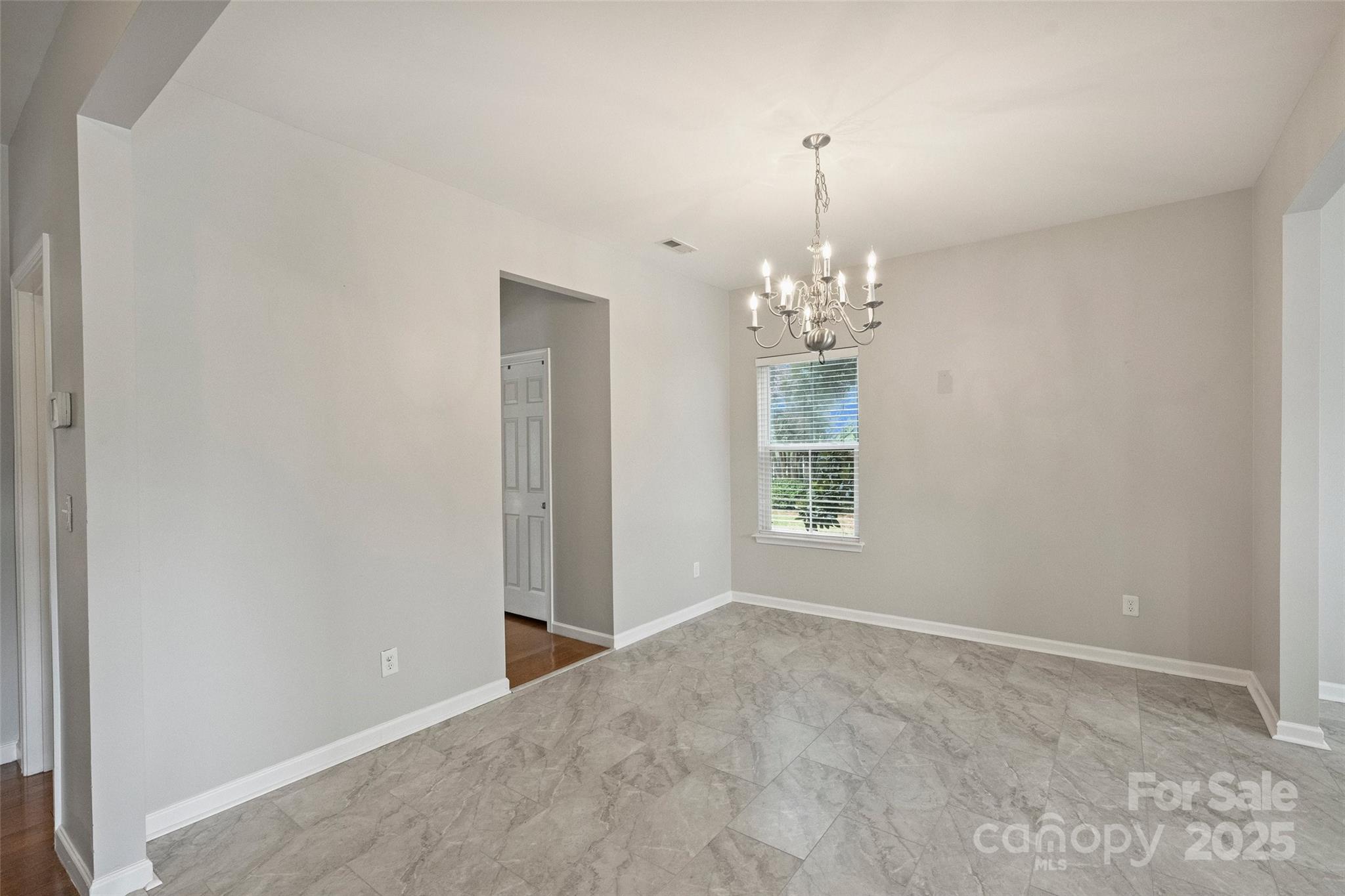 2514 Mountain Laurel Avenue Property Photo 6