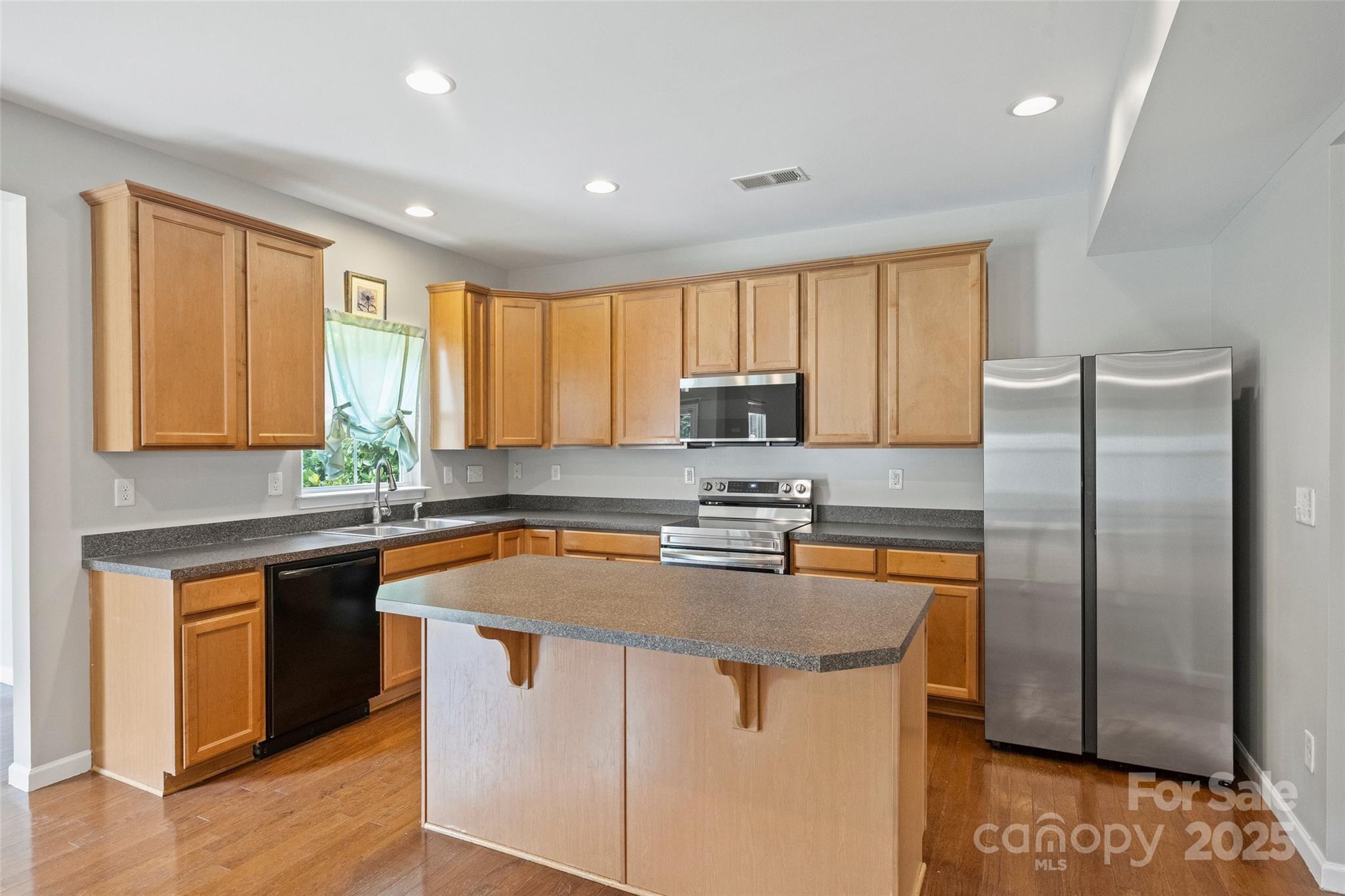 2514 Mountain Laurel Avenue Property Photo 8
