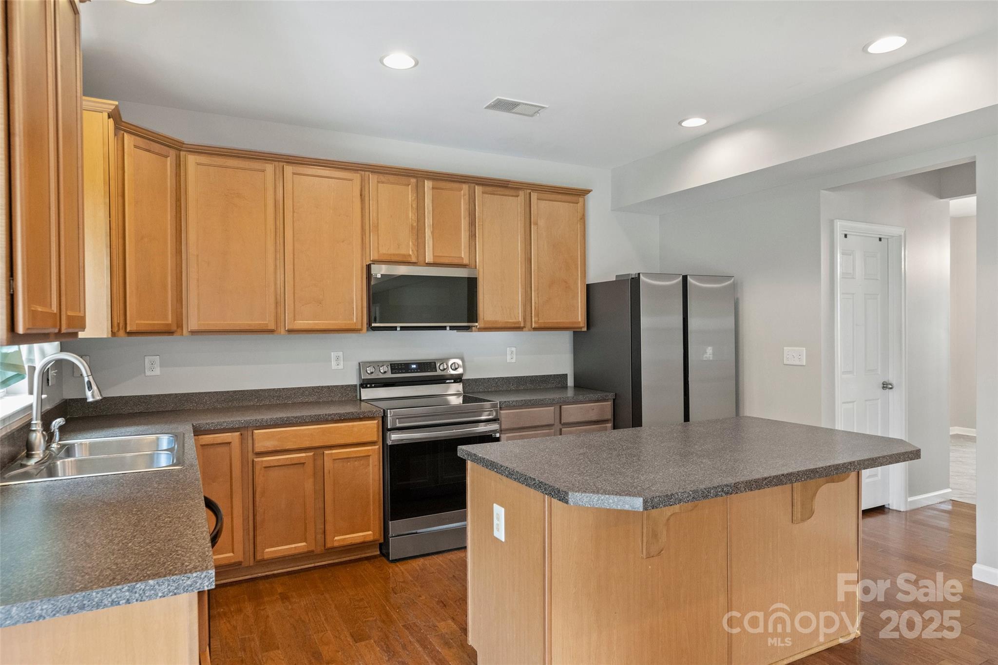 2514 Mountain Laurel Avenue Property Photo 10