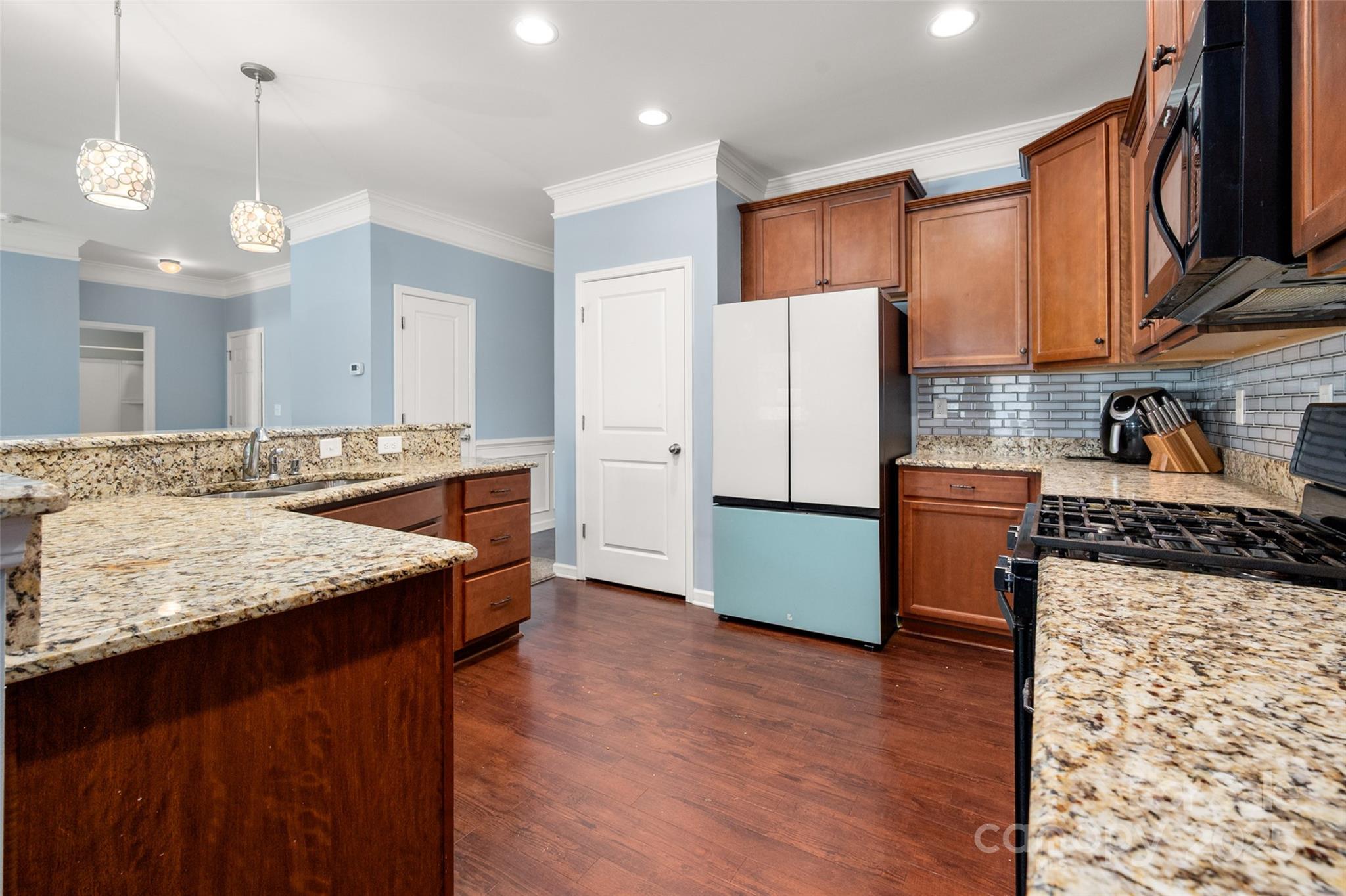 3843 Schenley Avenue Property Photo 9