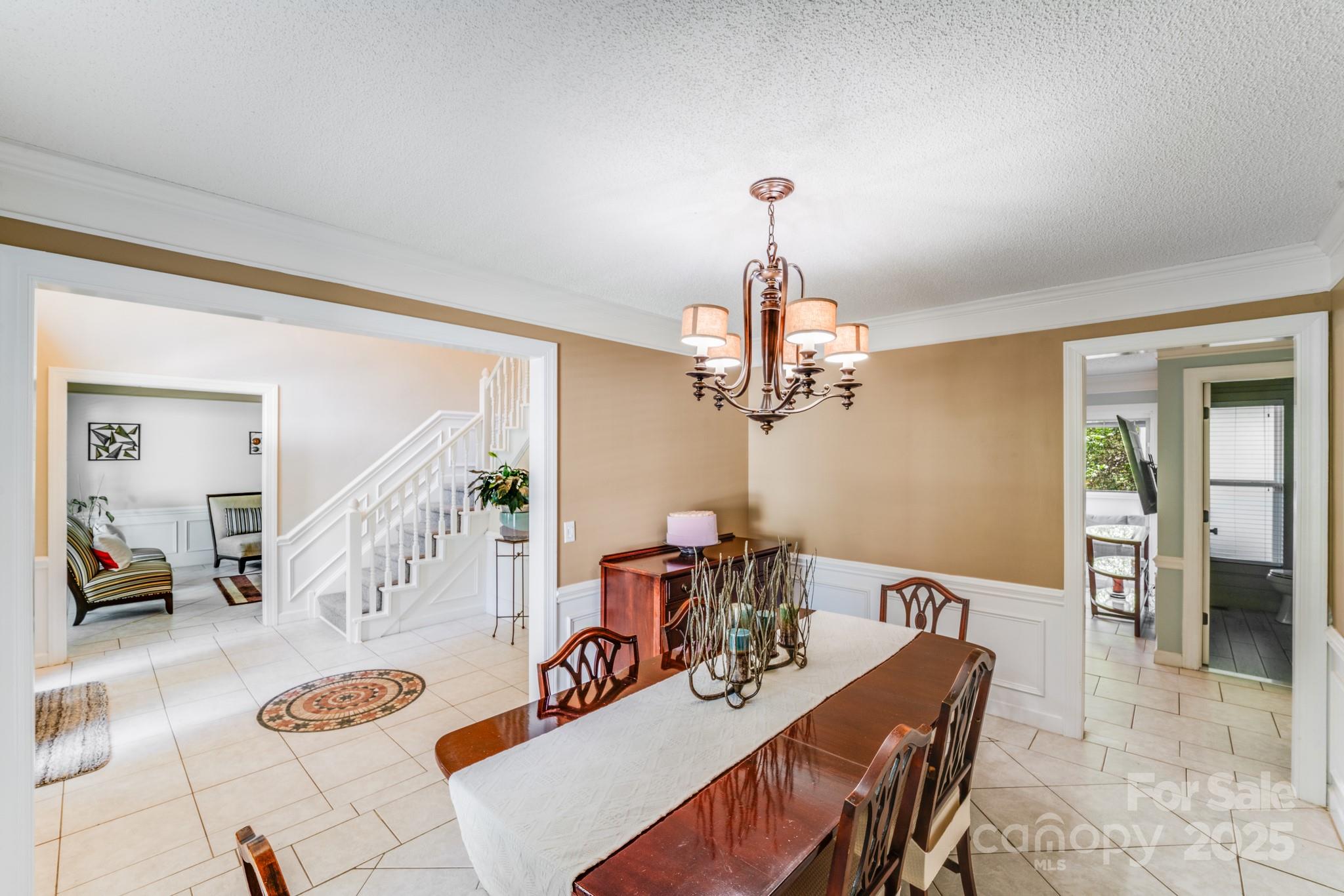 7516 Kinsmore Lane Property Photo 6