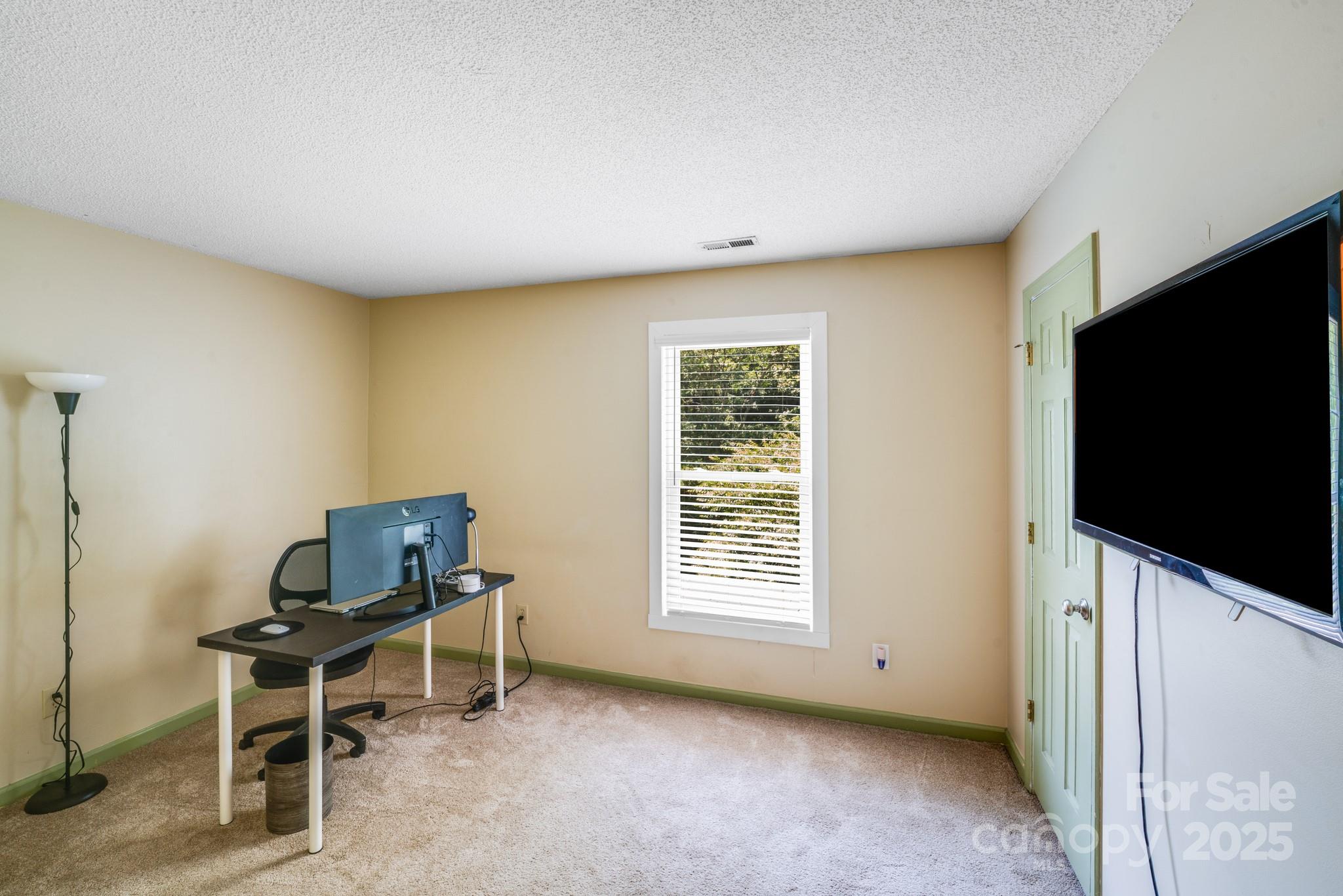 7516 Kinsmore Lane Property Photo 32