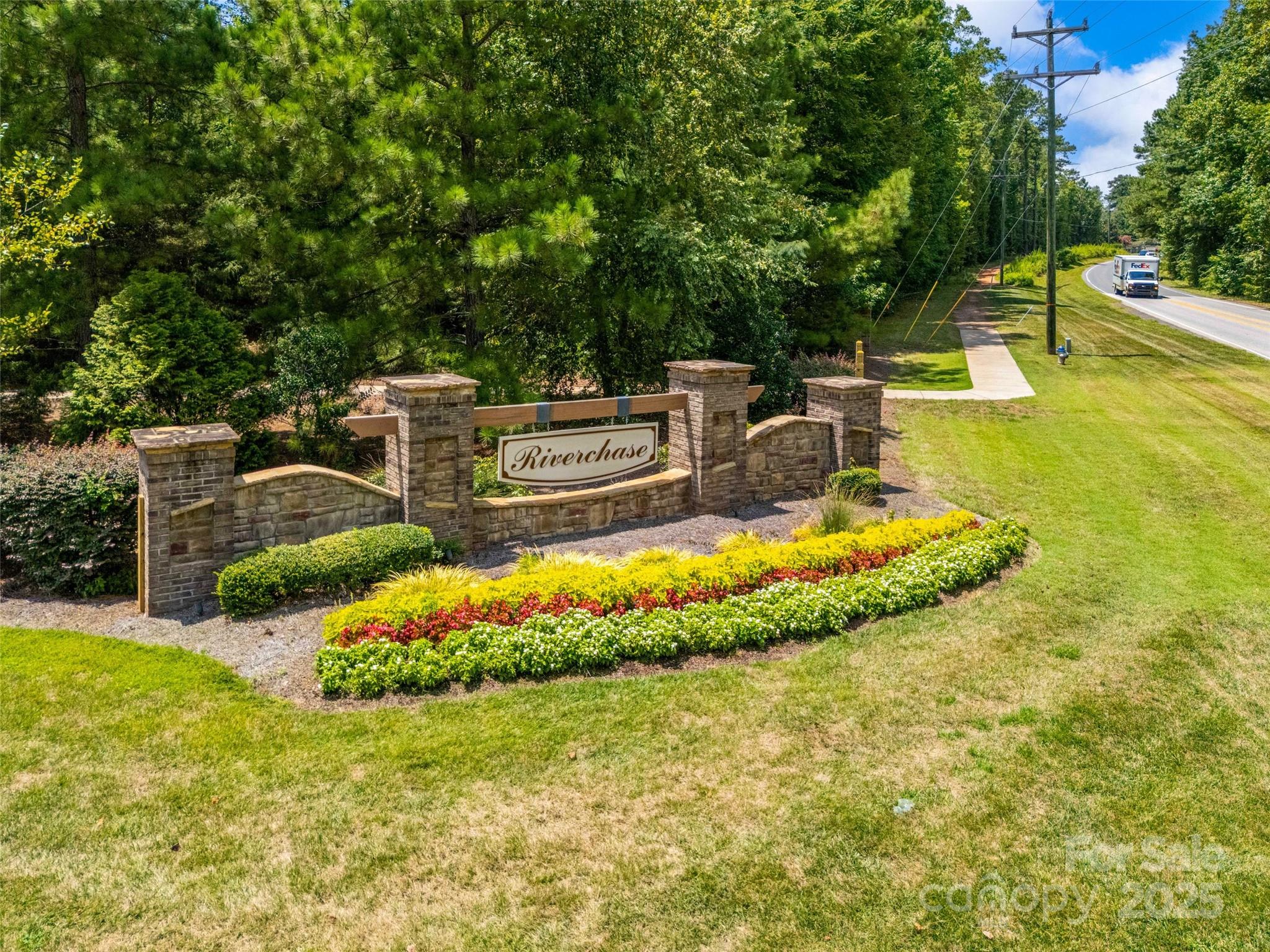 731 Lagan Court Property Photo 3