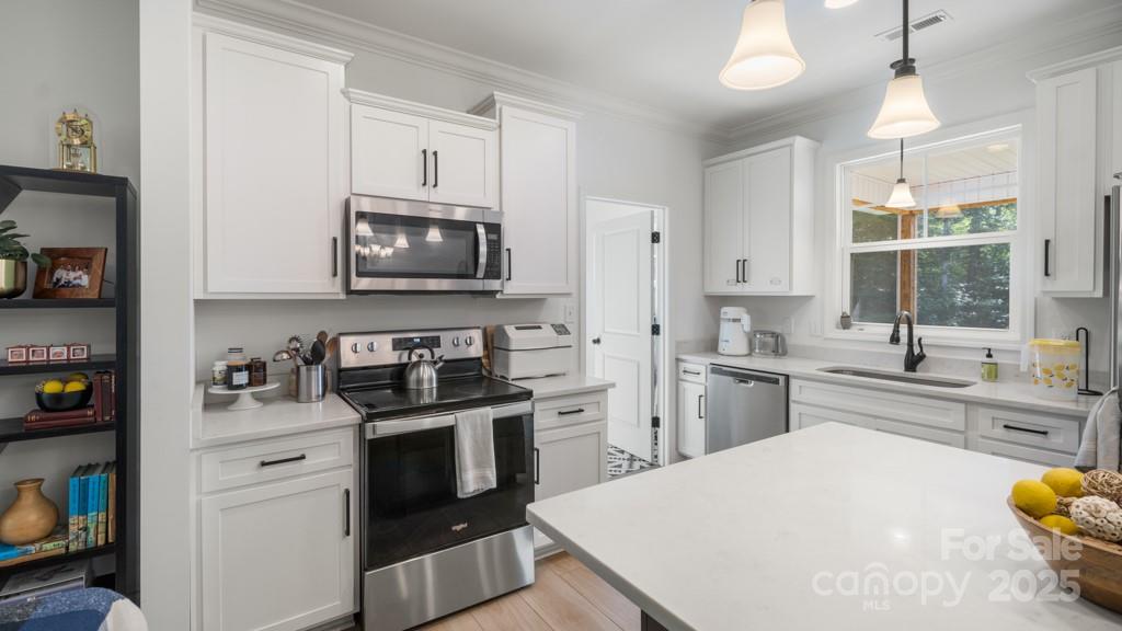 826 Country Lane Property Photo 14