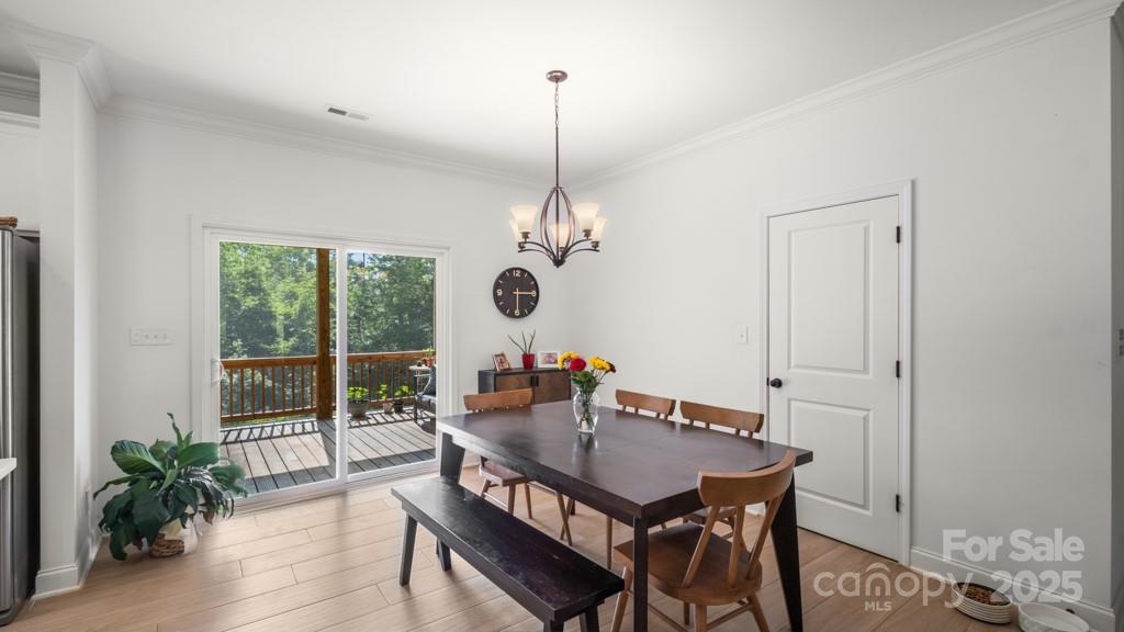 826 Country Lane Property Photo 17