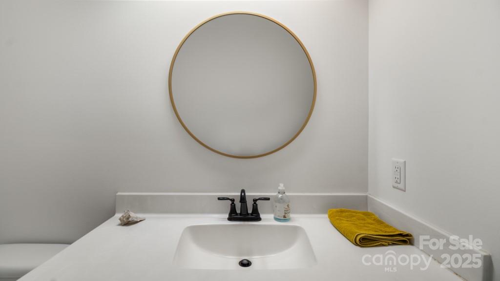 826 Country Lane Property Photo 31