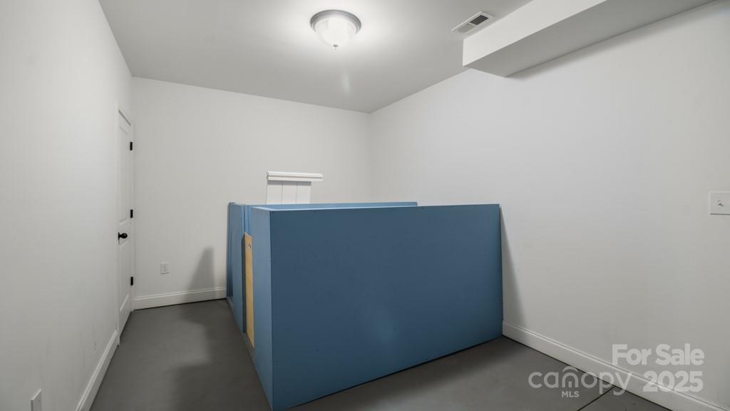 826 Country Lane Property Photo 42