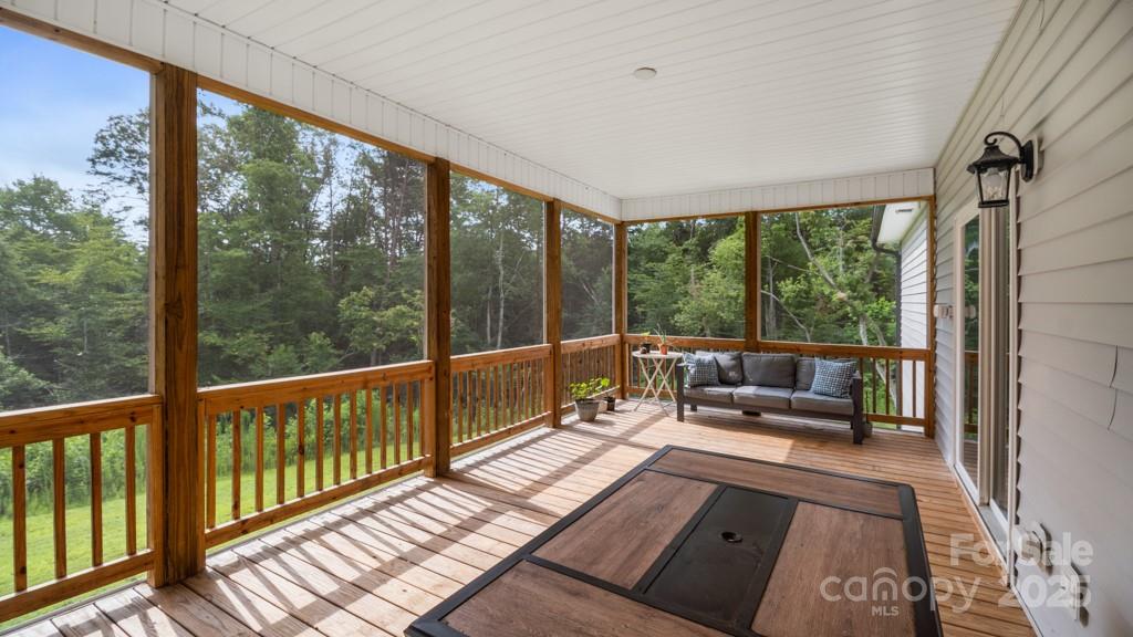826 Country Lane Property Photo 45