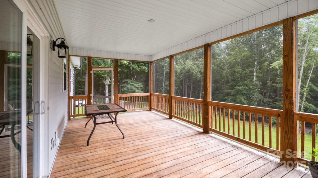 826 Country Lane Property Photo 46