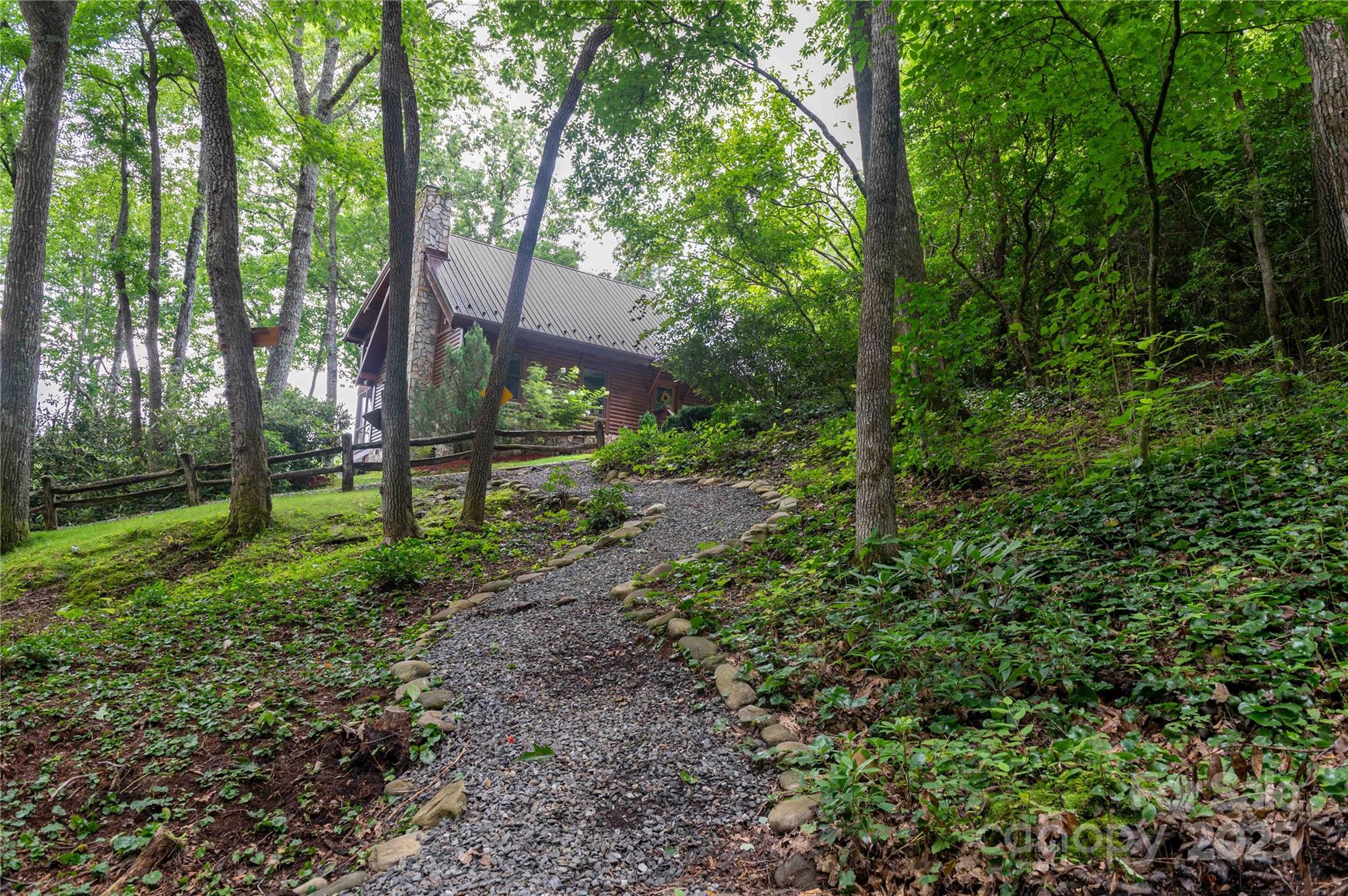 238 Falling Water Drive Property Photo 7