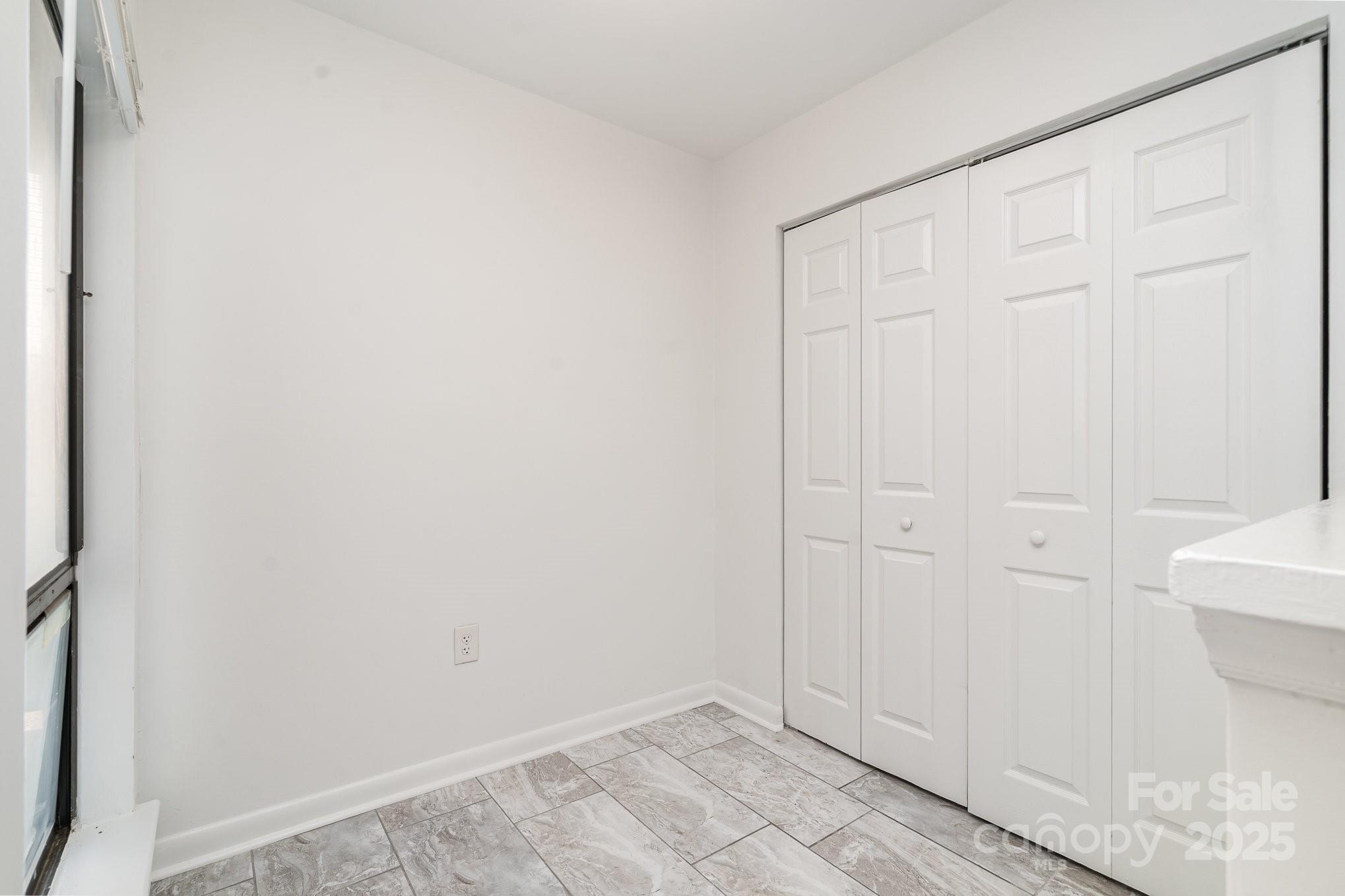 4900 Spring Lake Drive D Property Photo 12