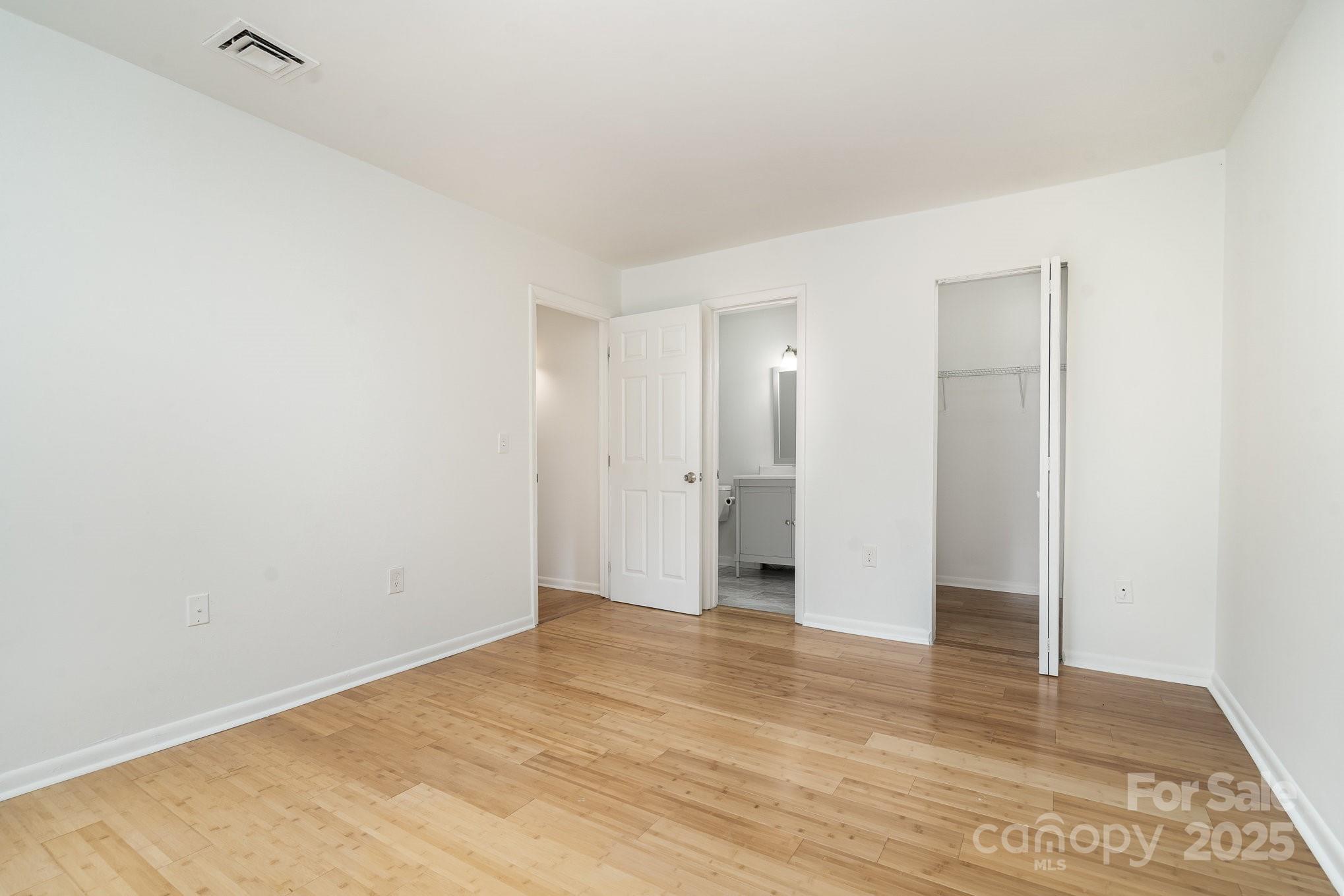 4900 Spring Lake Drive D Property Photo 19