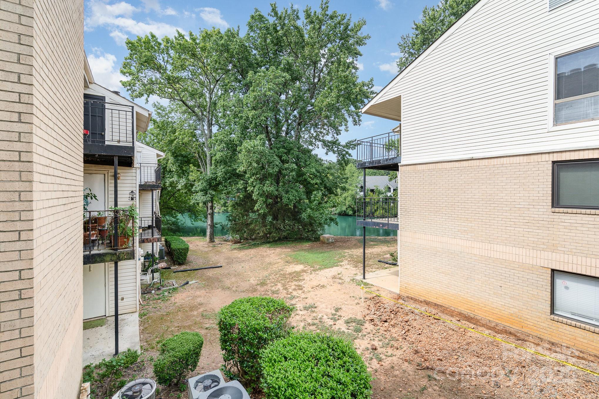 4900 Spring Lake Drive D Property Photo 24