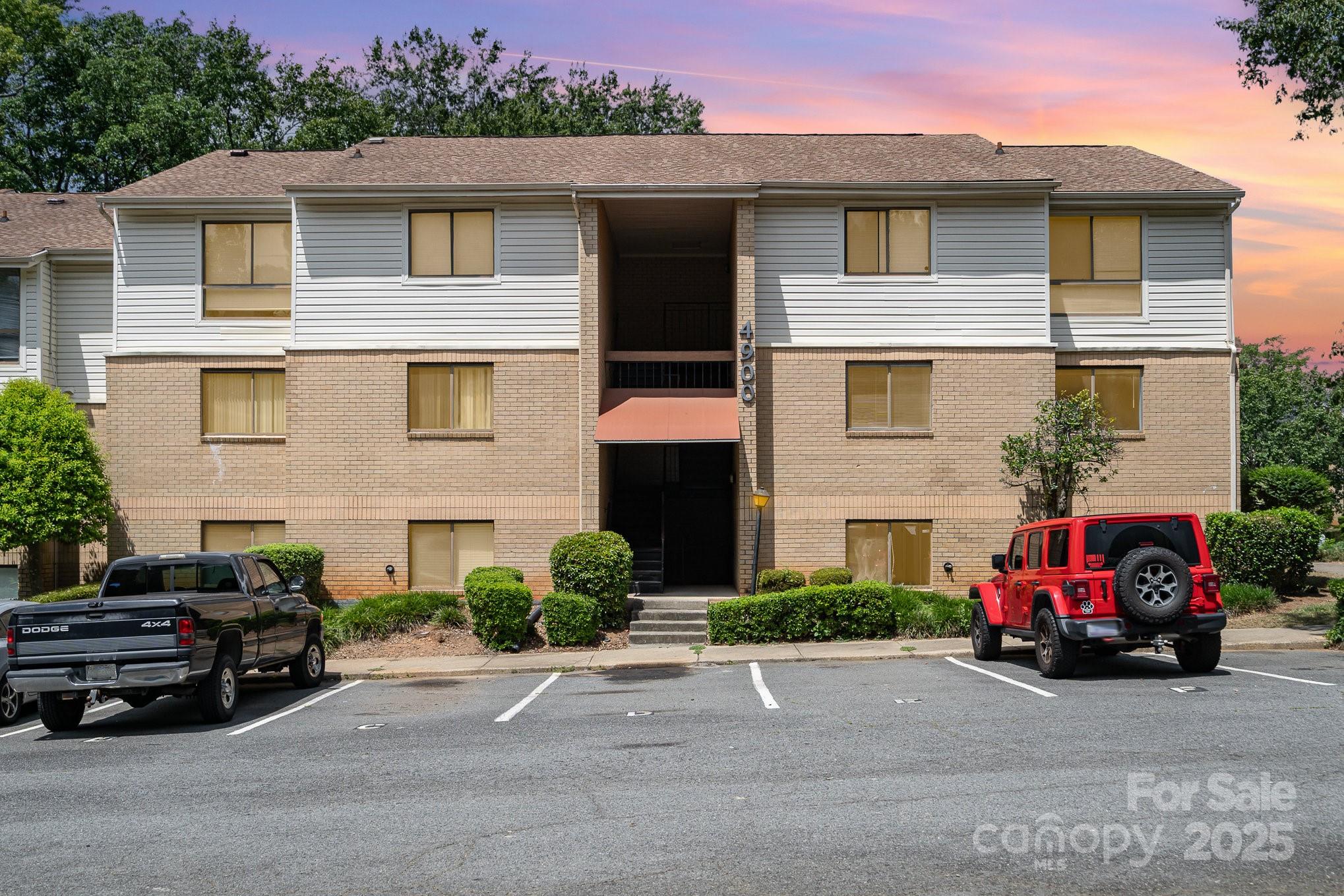 4900 Spring Lake Drive D Property Photo 25